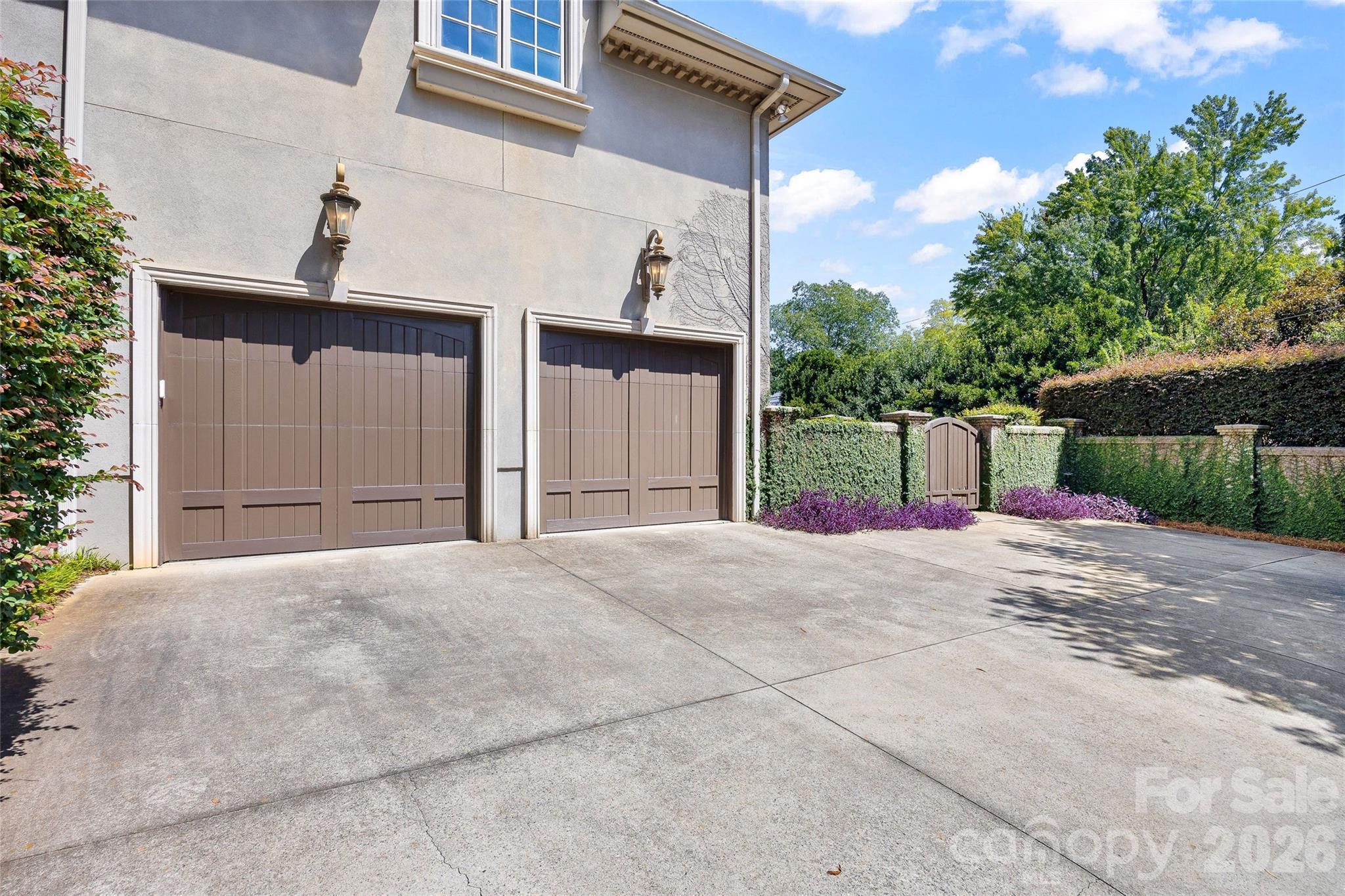 925 Harvard Place — Charlotte