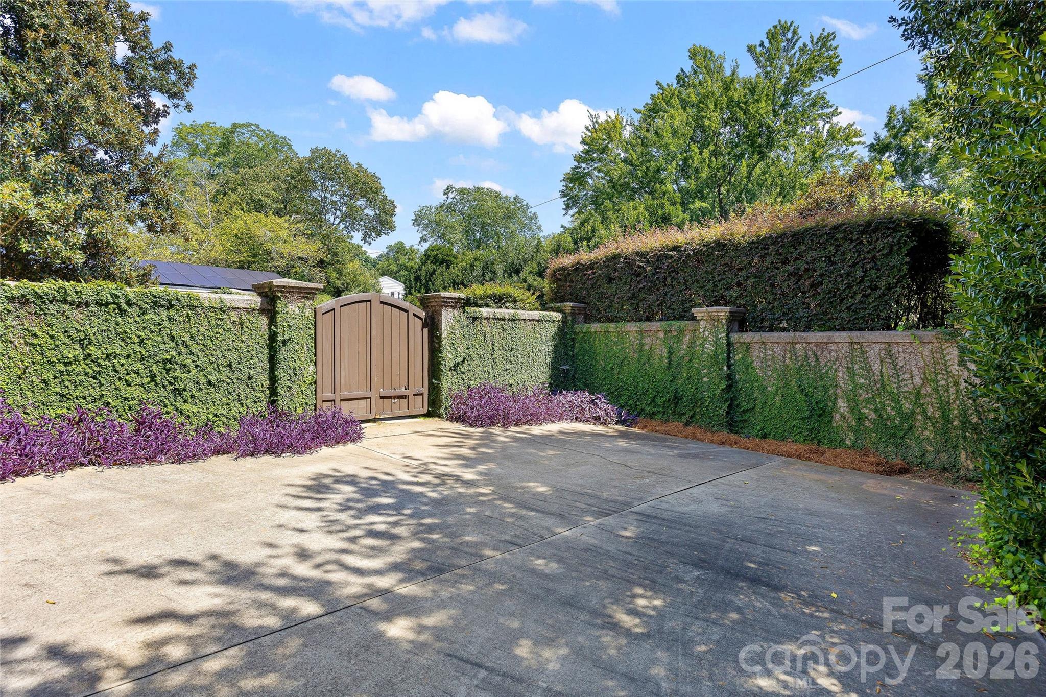 925 Harvard Place — Charlotte