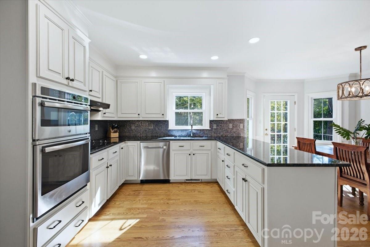 10141 Hanover Glen Road — Charlotte