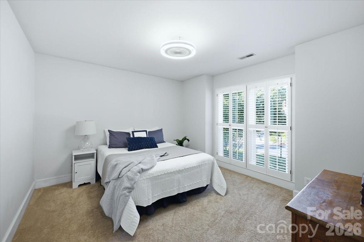 10141 Hanover Glen Road — Charlotte