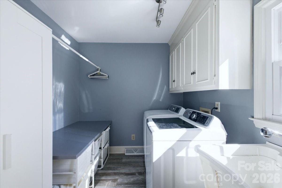 10141 Hanover Glen Road — Charlotte