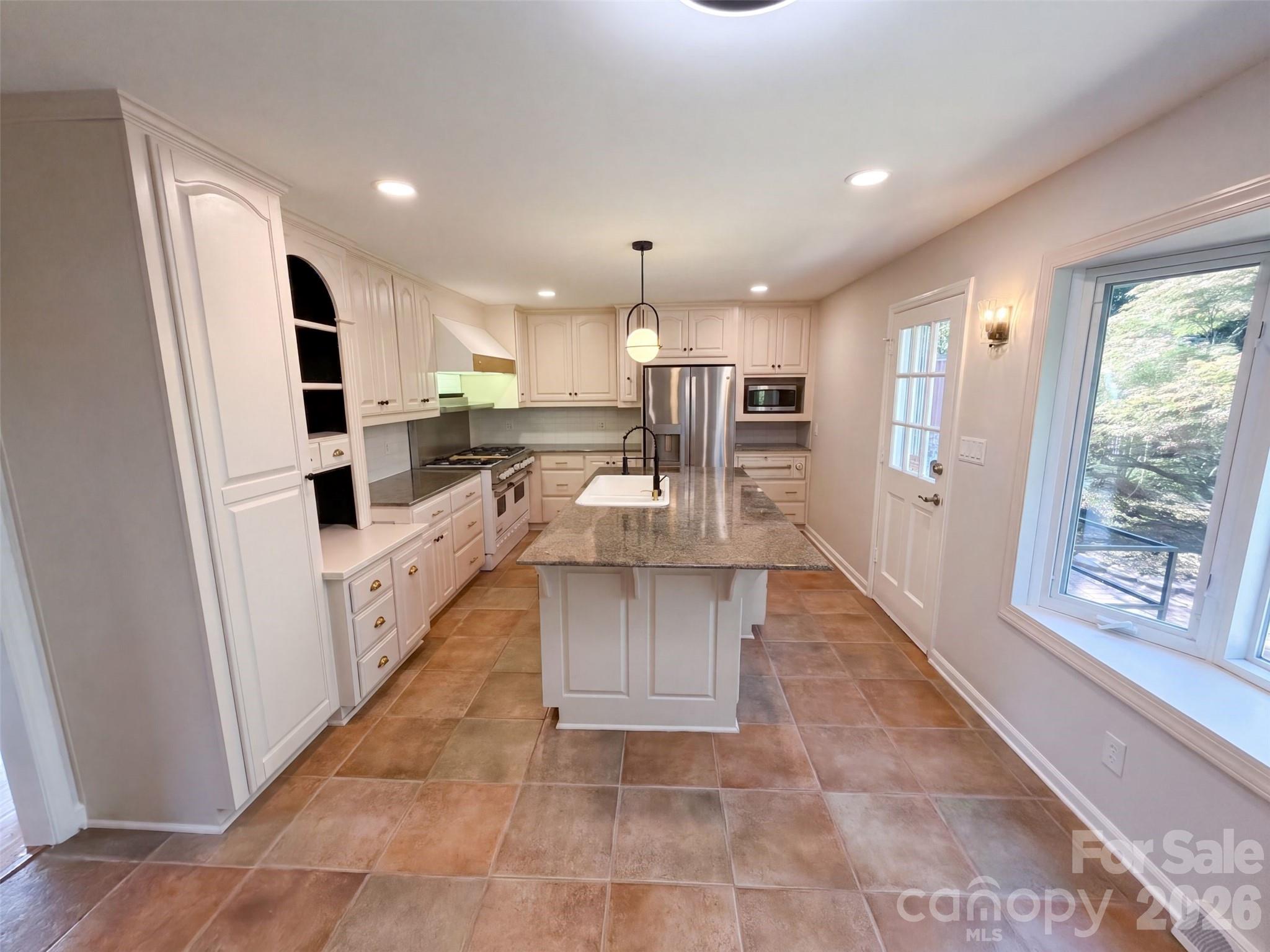 1030 Mclaughlin Drive — Charlotte