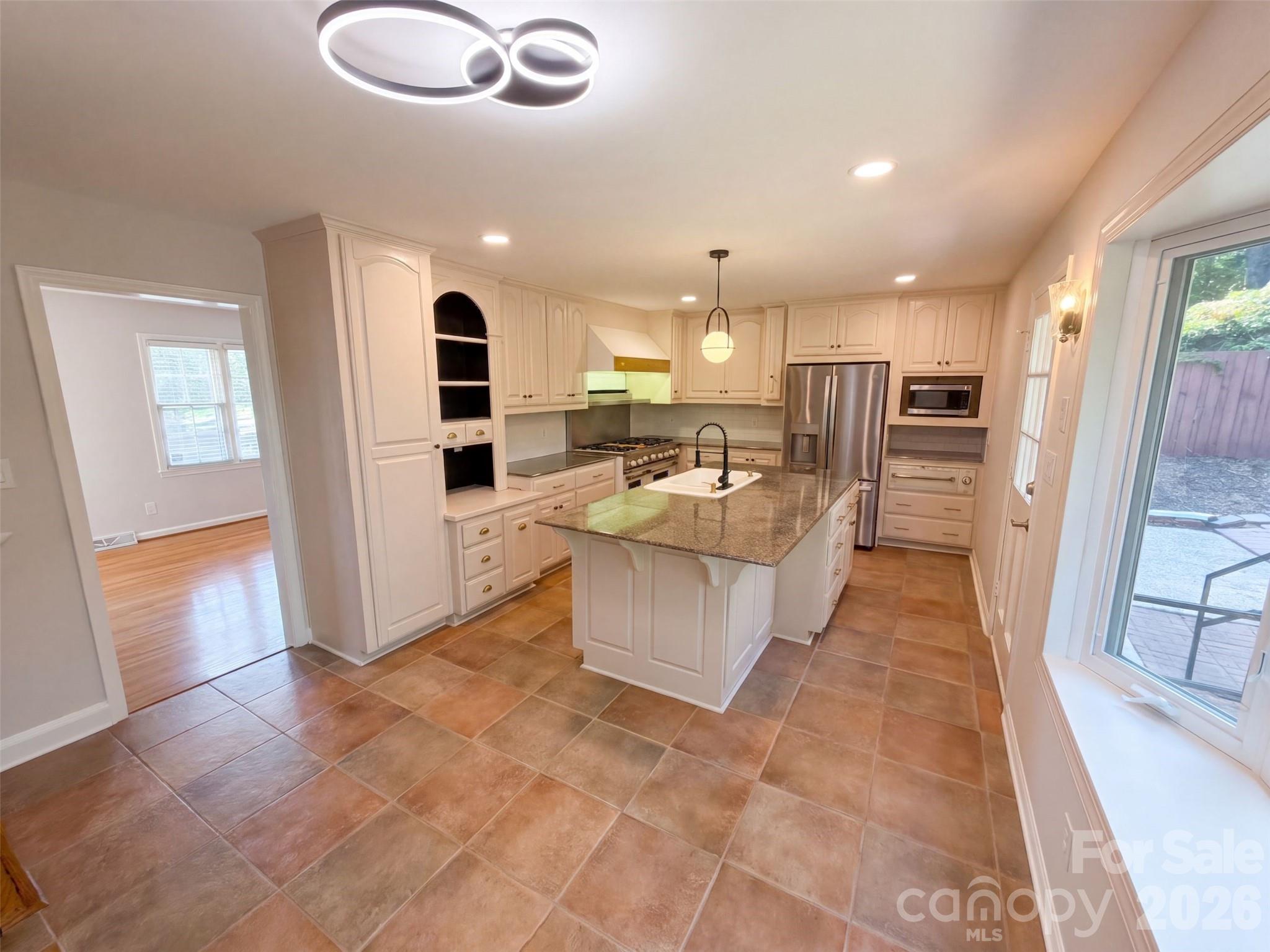 1030 Mclaughlin Drive — Charlotte