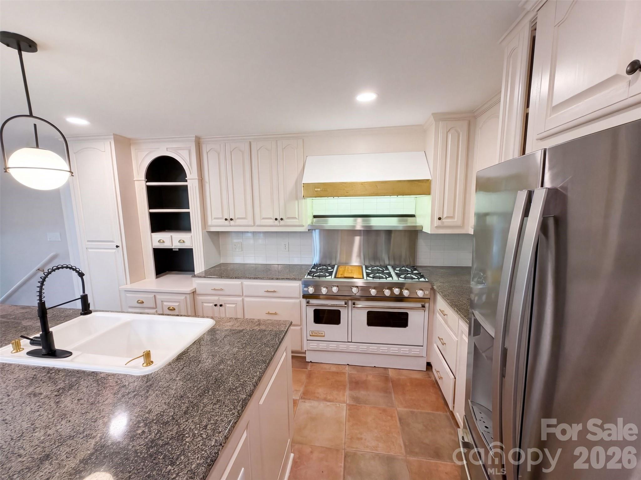 1030 Mclaughlin Drive — Charlotte