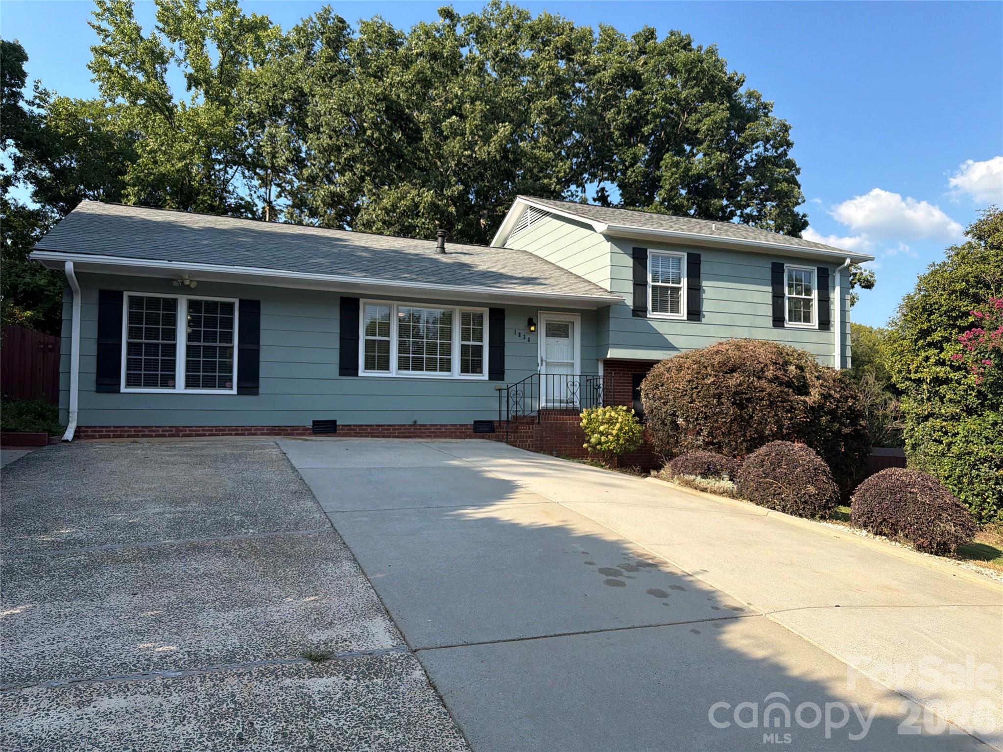 1030 Mclaughlin Drive — Charlotte