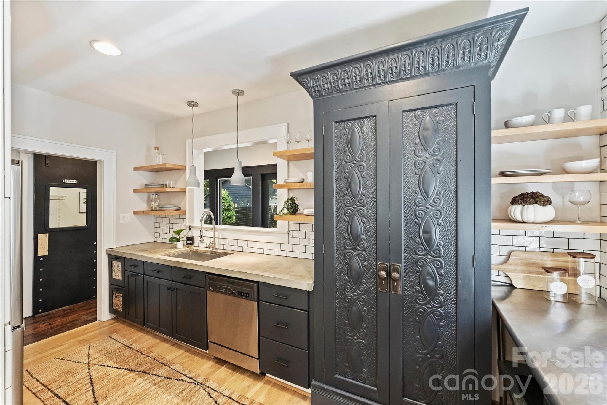 1720 Thomas Avenue — Charlotte