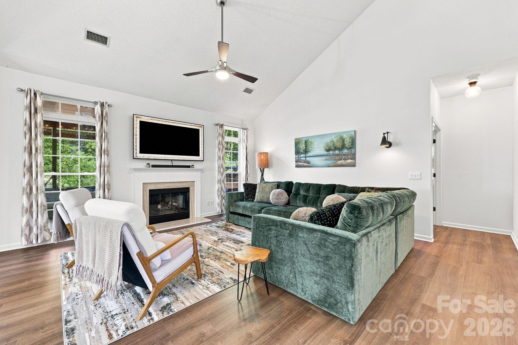16215 Hollingbourne Road — Huntersville