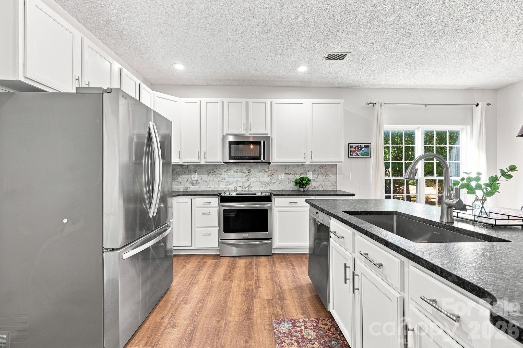 16215 Hollingbourne Road — Huntersville