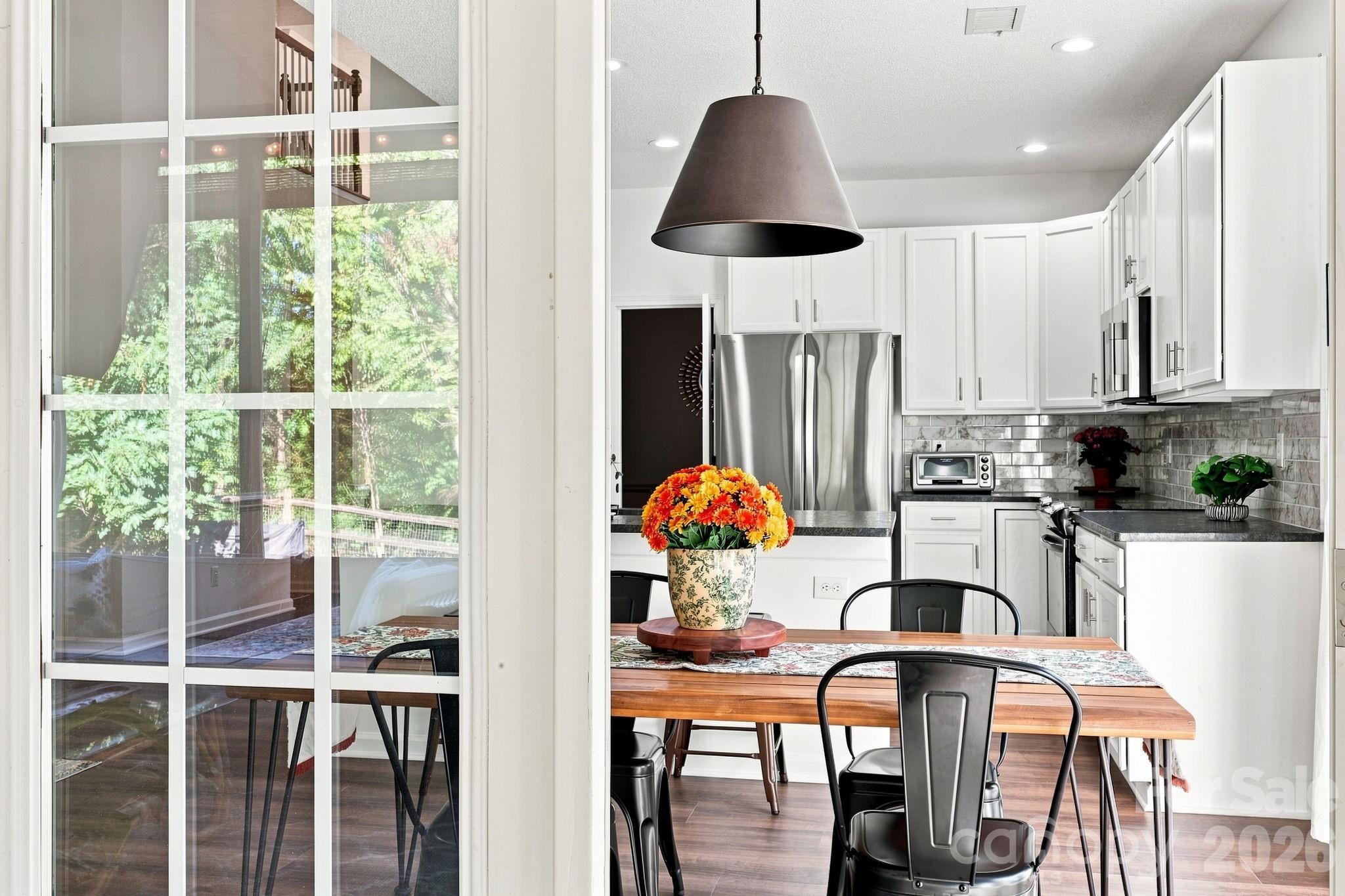 16215 Hollingbourne Road — Huntersville