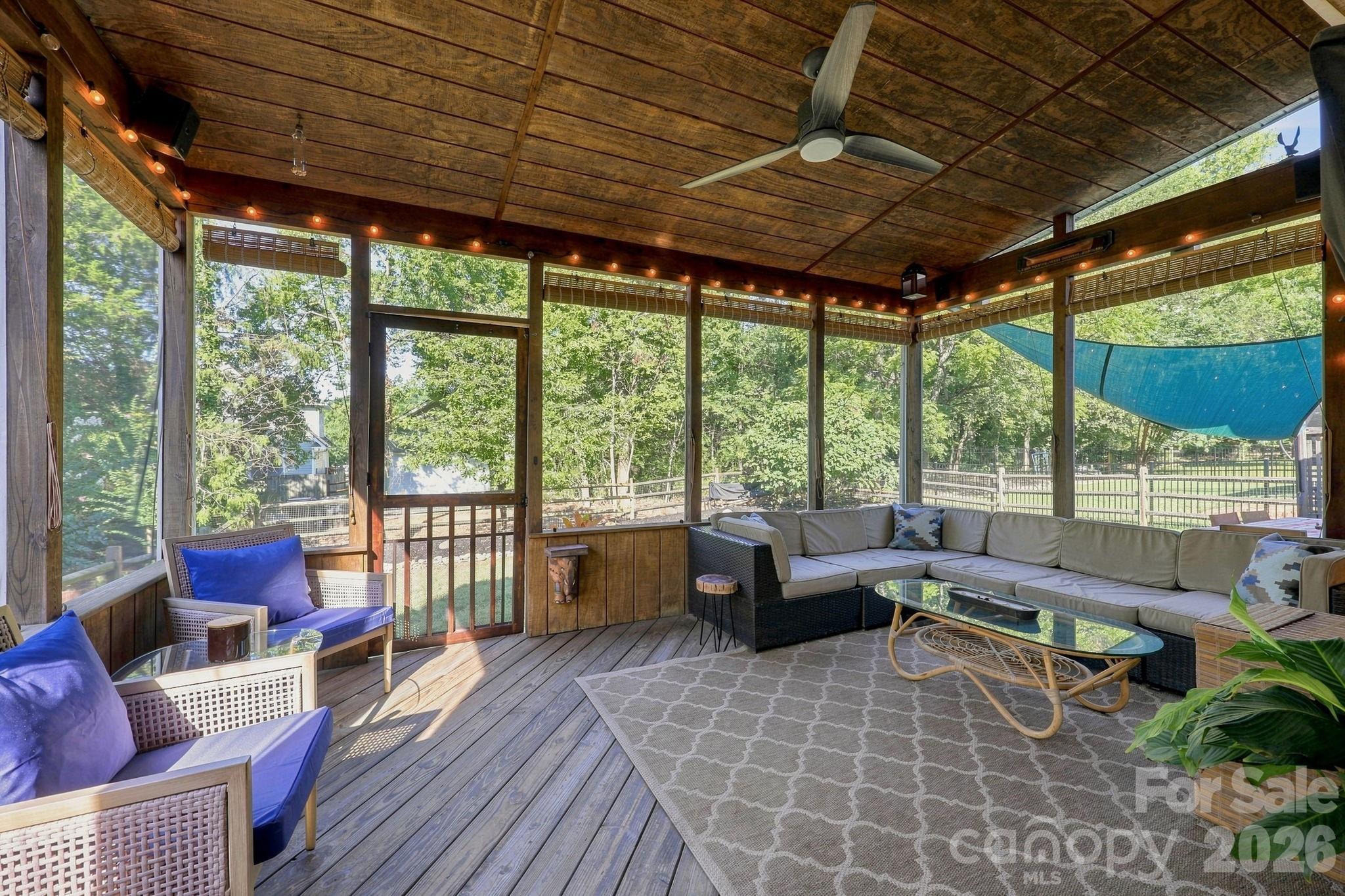 16215 Hollingbourne Road — Huntersville