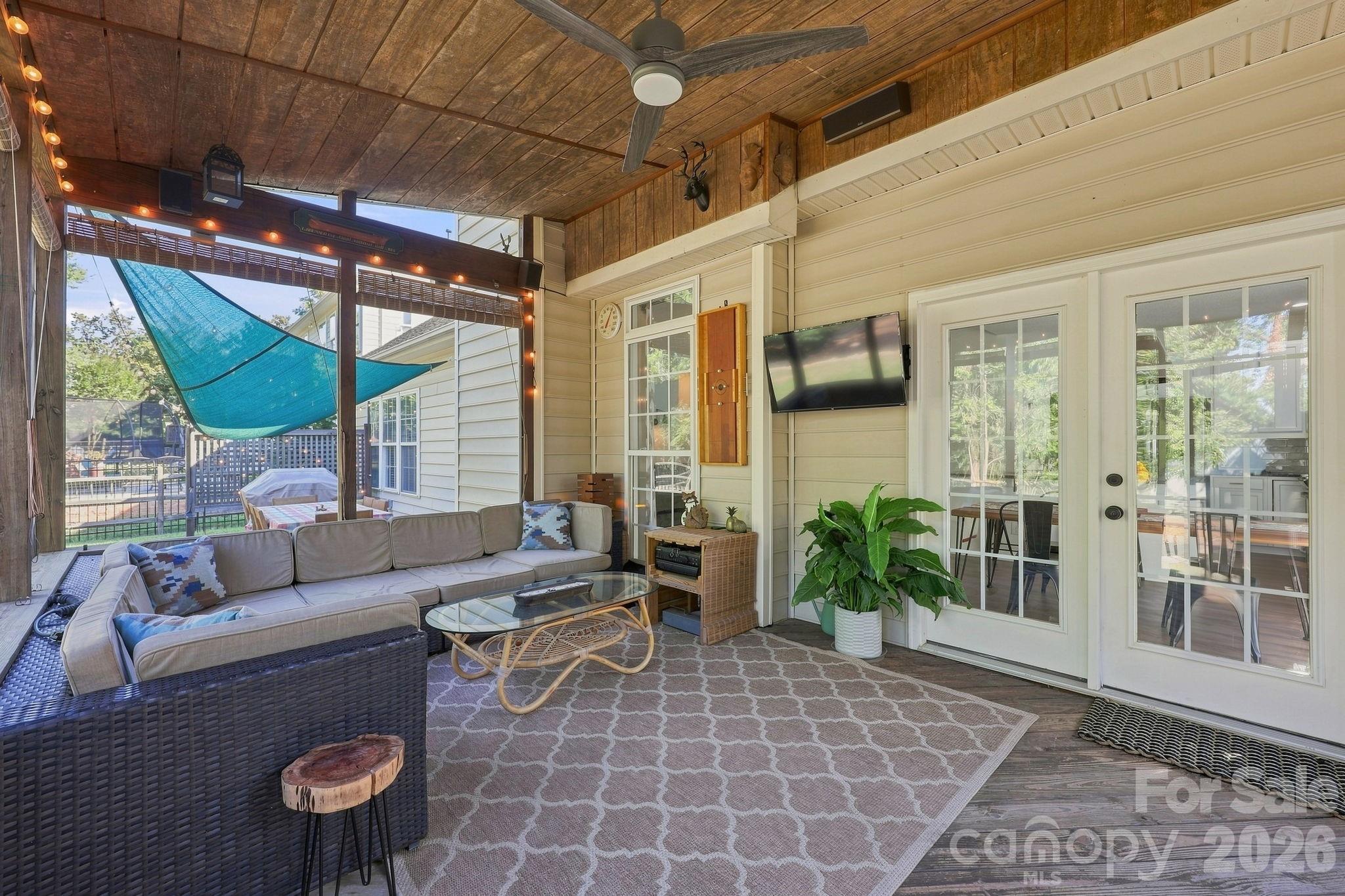 16215 Hollingbourne Road — Huntersville