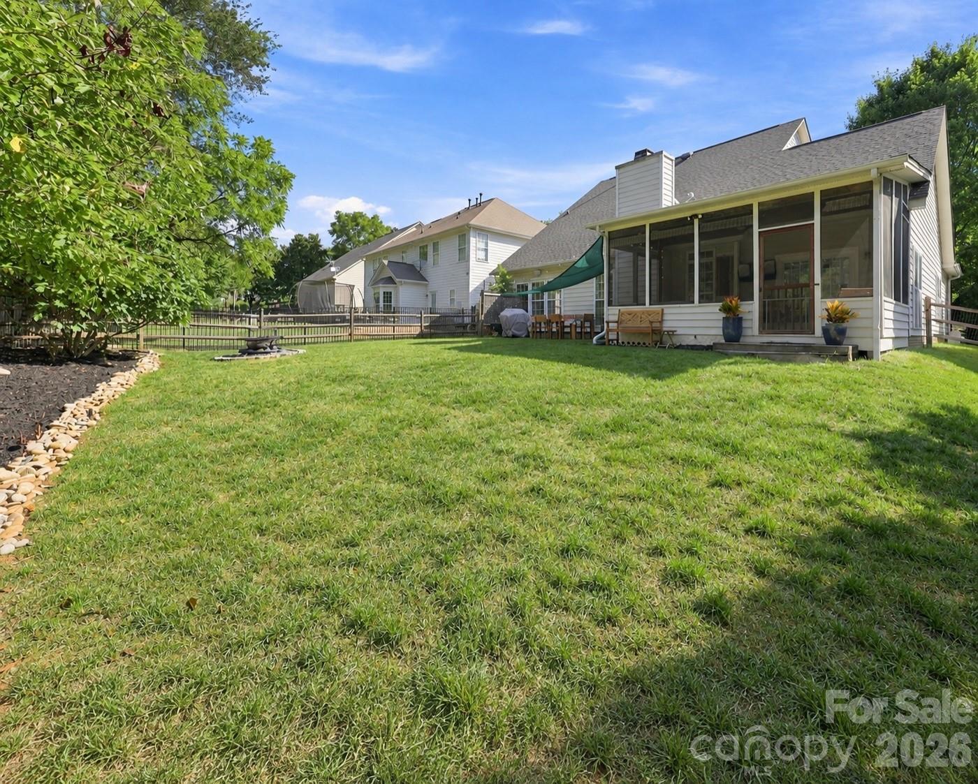 16215 Hollingbourne Road — Huntersville