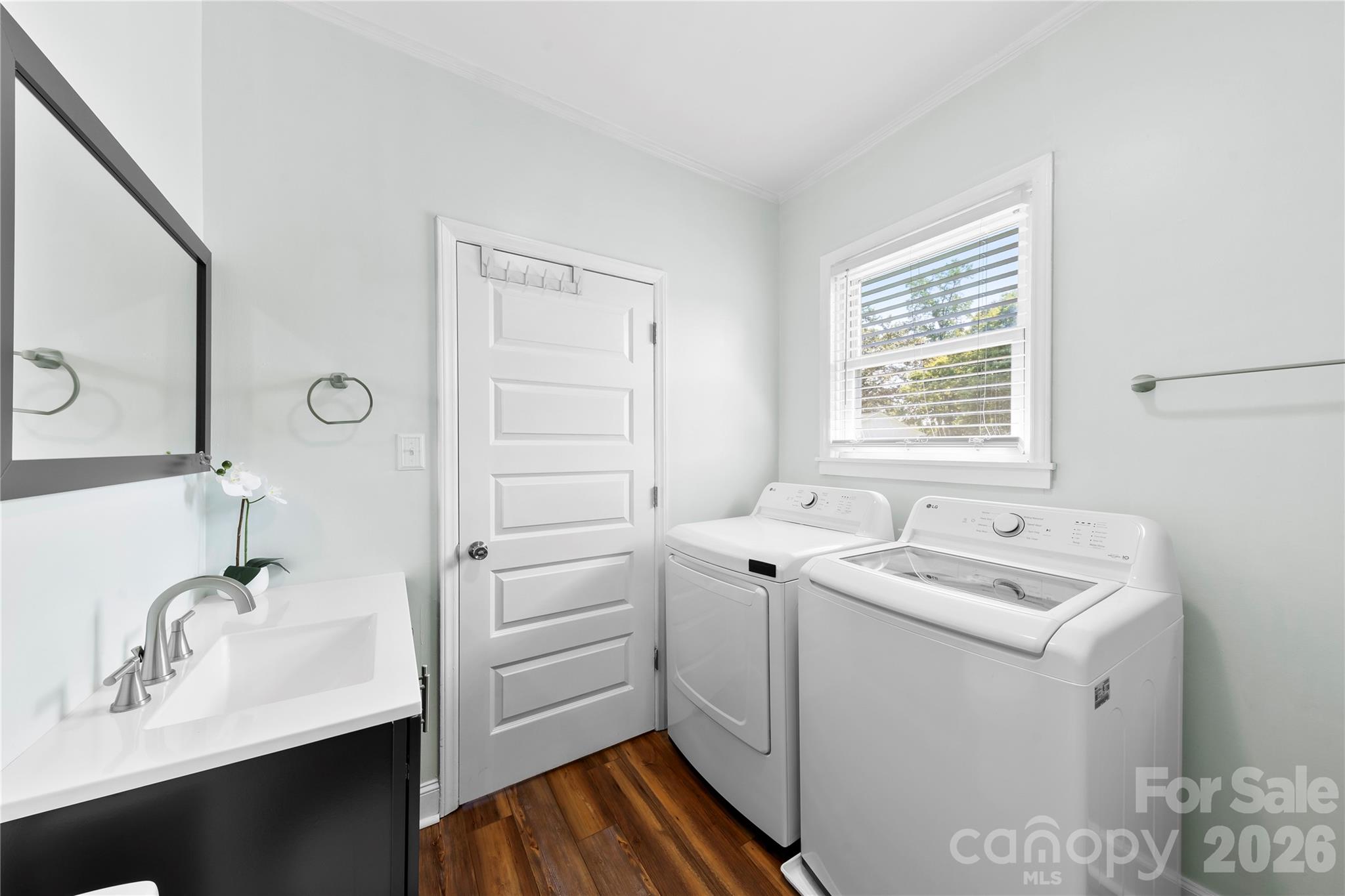 1525 Perfection Avenue — Belmont