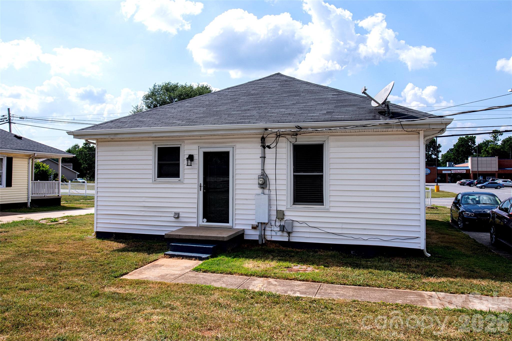 1525 Perfection Avenue — Belmont