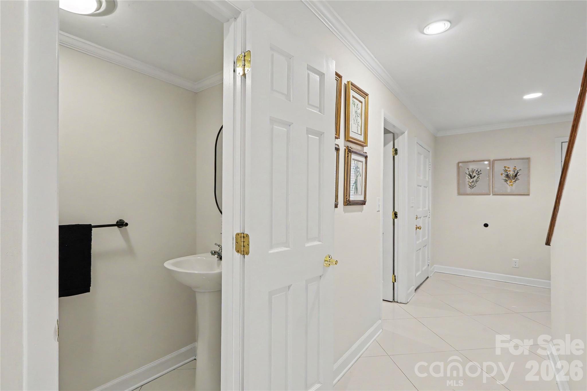 5811 Sharon Road #C — Charlotte