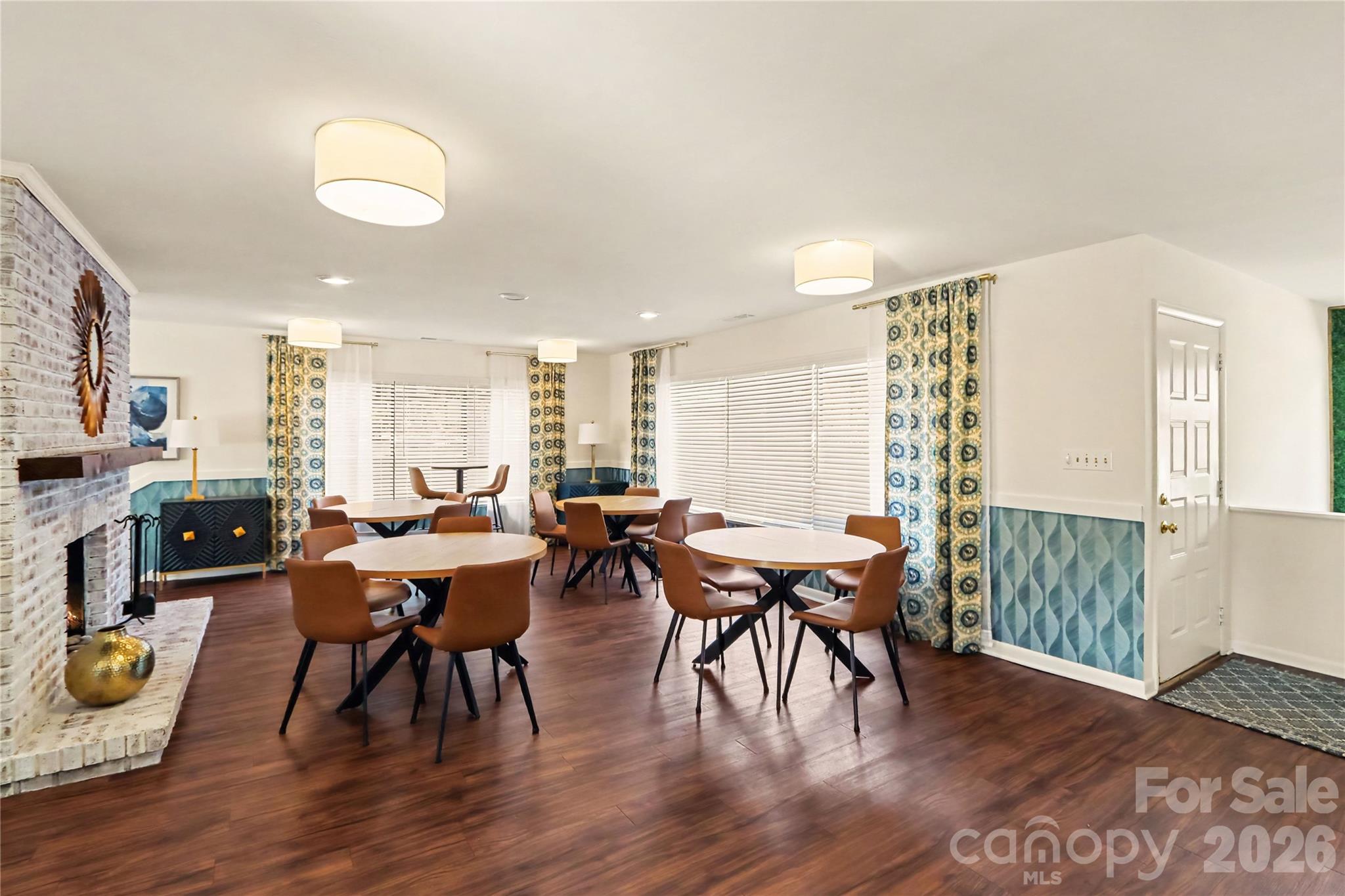 5811 Sharon Road #C — Charlotte