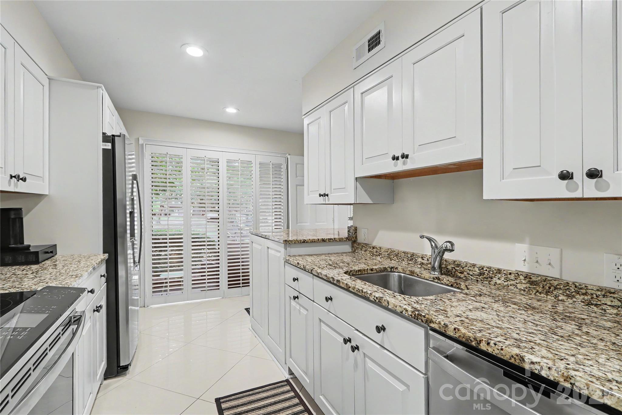 5811 Sharon Road #C — Charlotte