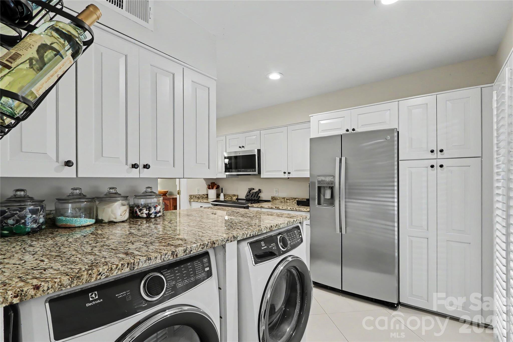 5811 Sharon Road #C — Charlotte