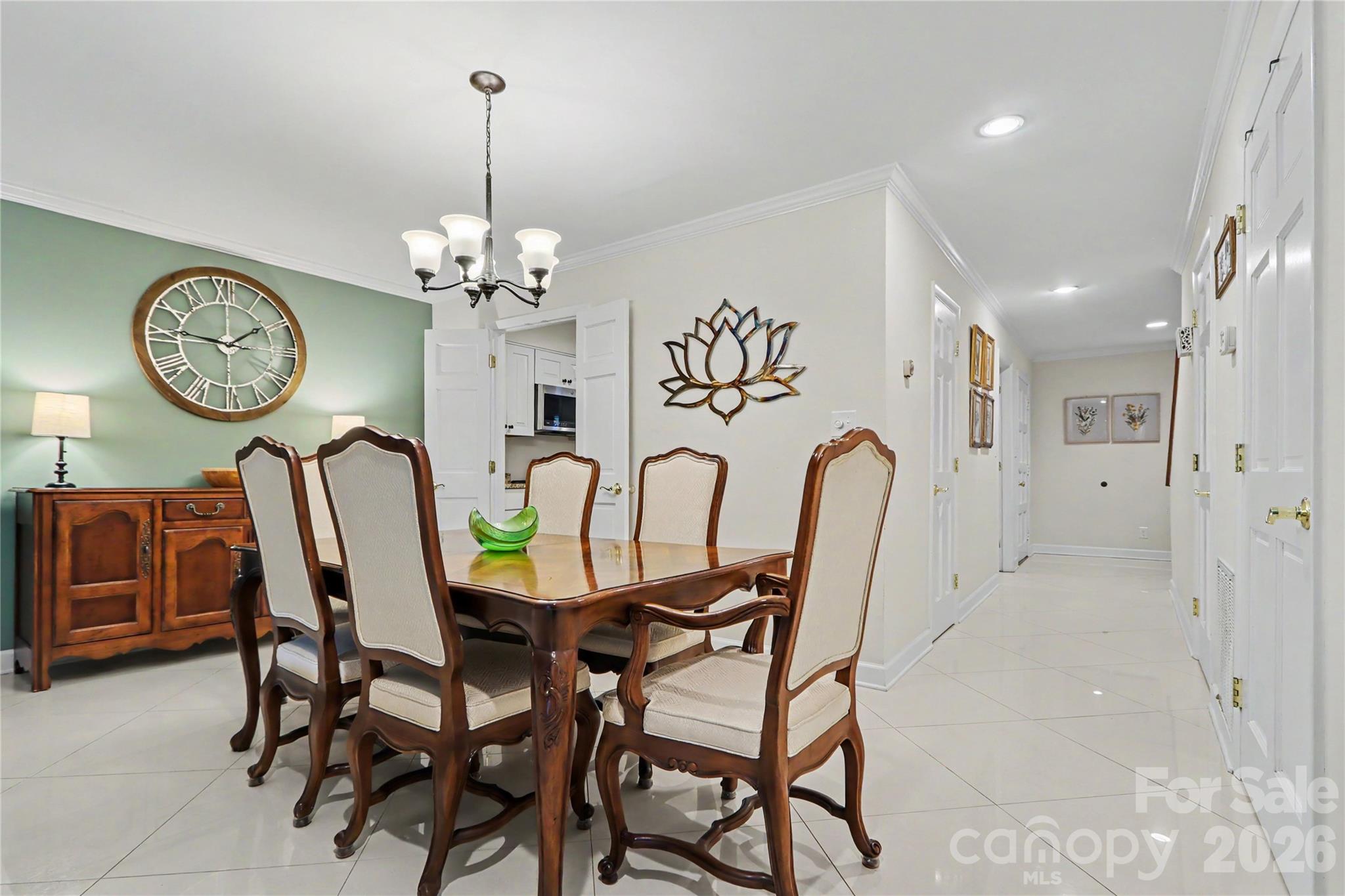 5811 Sharon Road #C — Charlotte