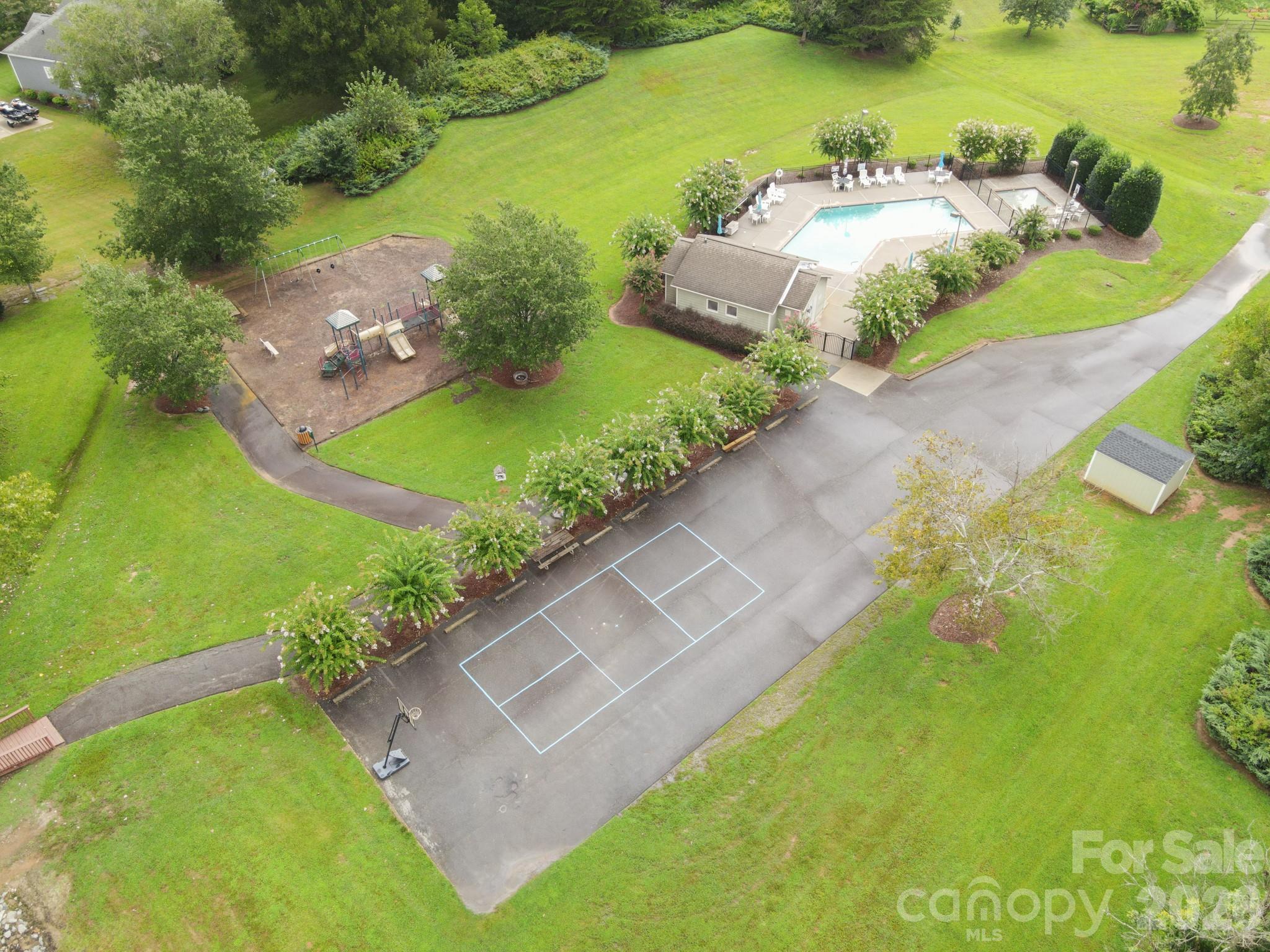 13618 Willow Breeze Lane — Huntersville