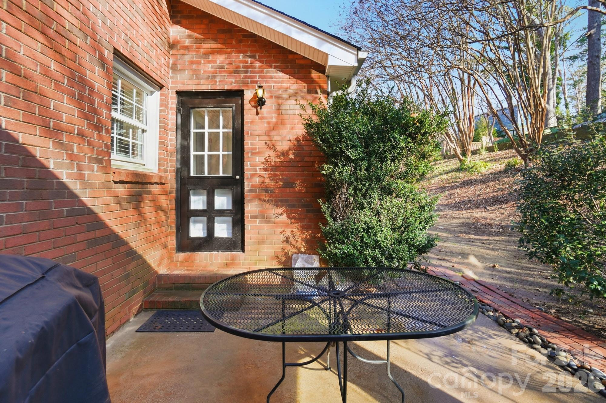 1308 Dumbarton Road — Gastonia