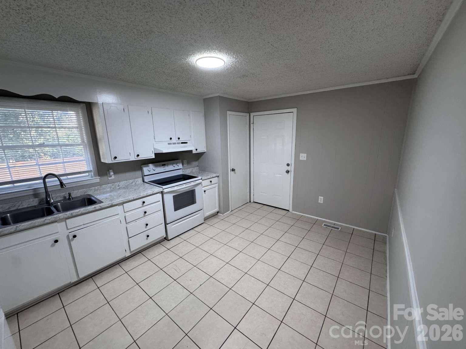 99 N Mcginnis Place — Mount Holly