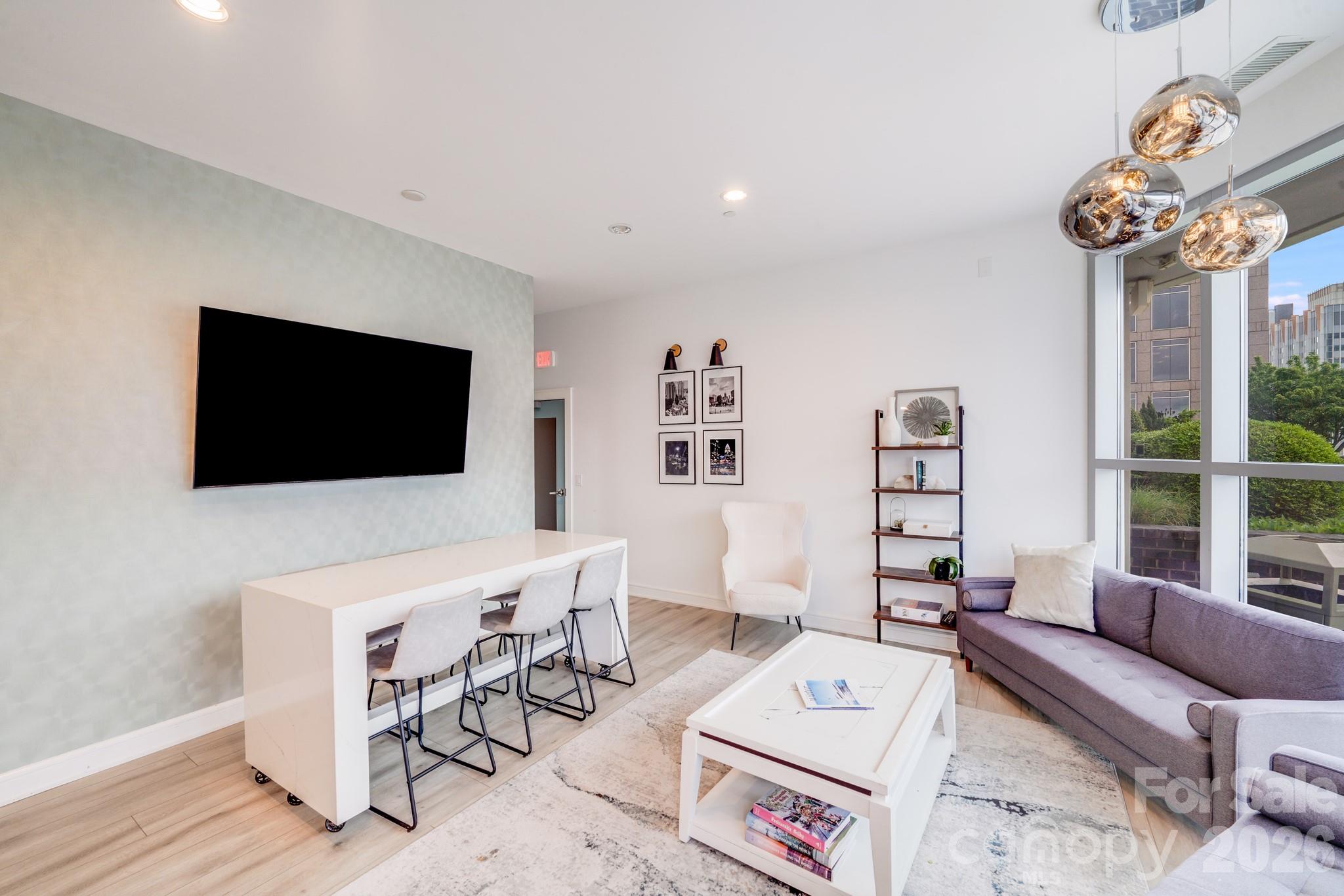 333 W Trade Street W #708 — Charlotte