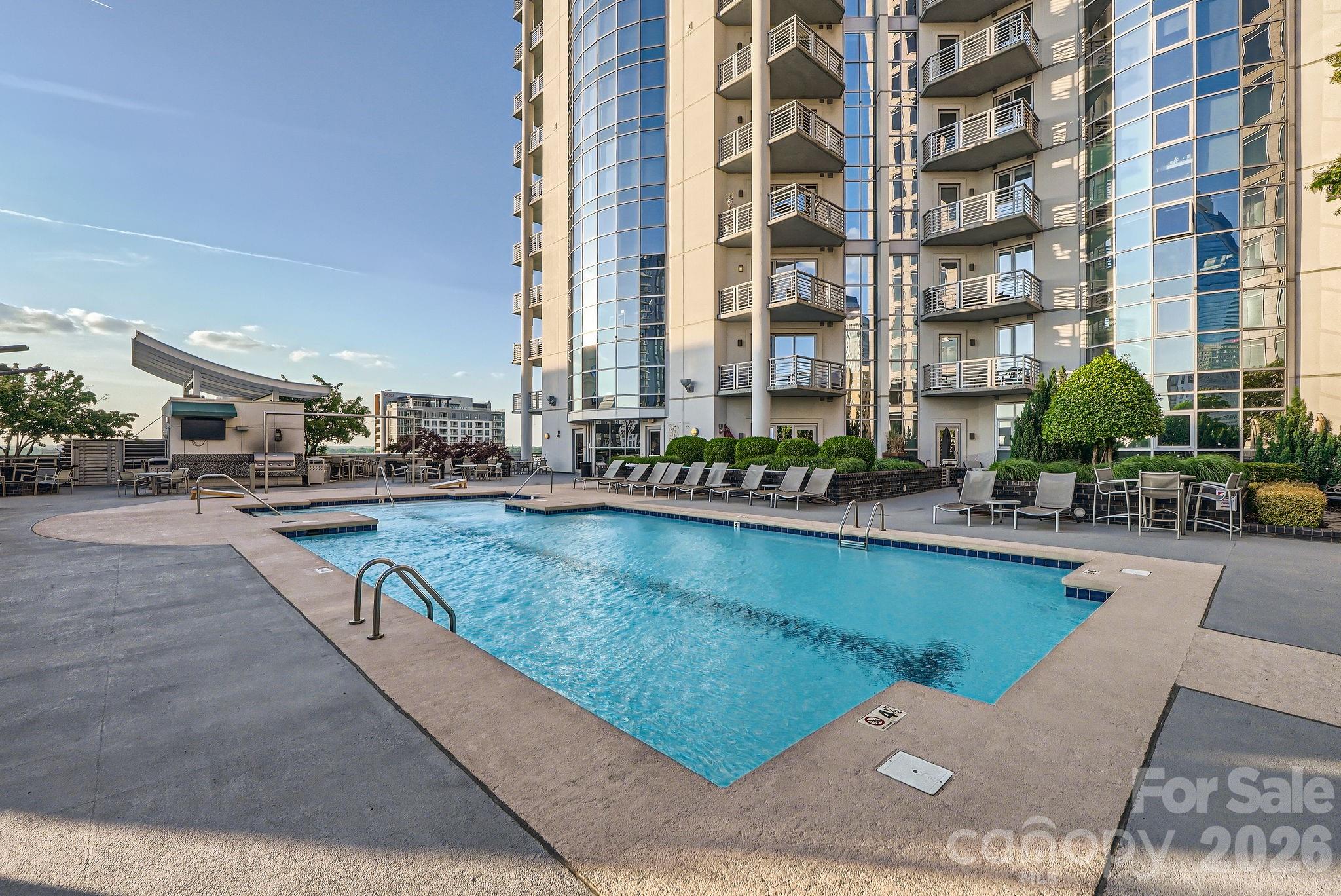 333 W Trade Street W #708 — Charlotte