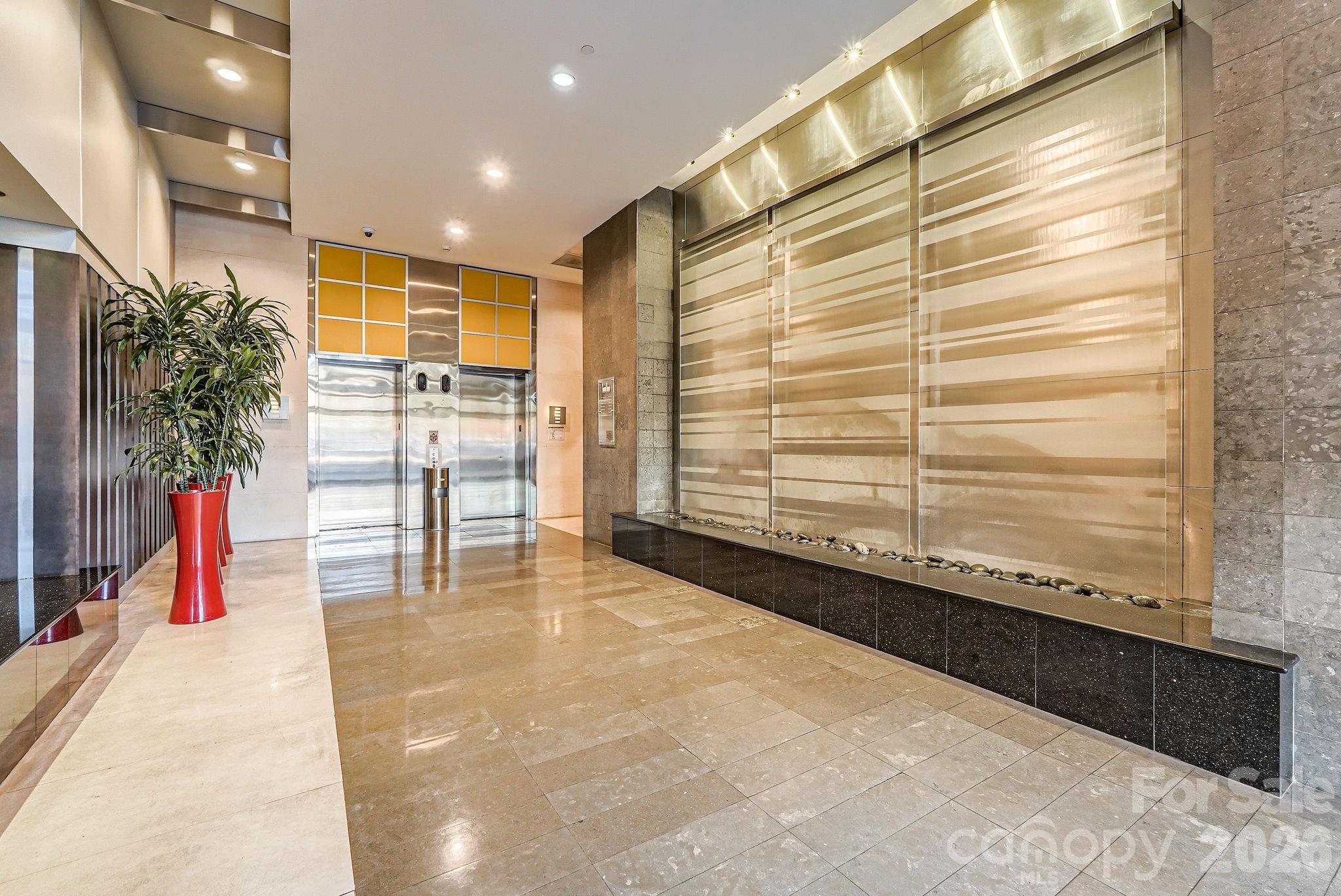 333 W Trade Street W #708 — Charlotte