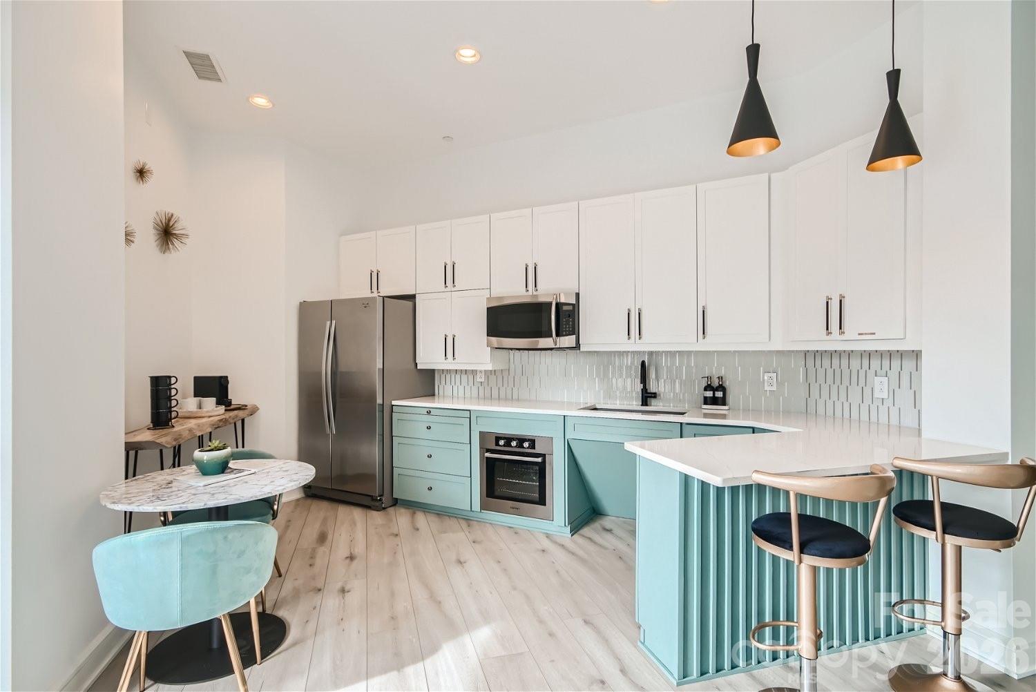 333 W Trade Street W #708 — Charlotte