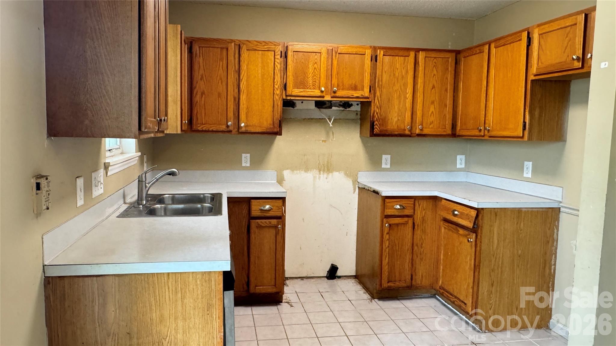 10121 Brawley Lane — Charlotte
