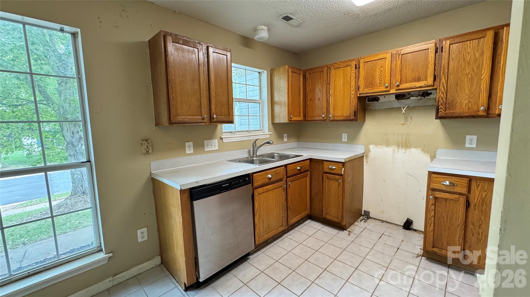 10121 Brawley Lane — Charlotte