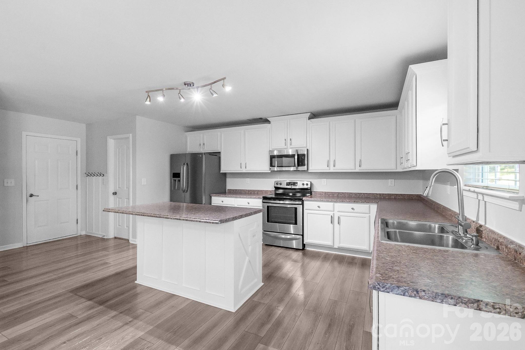 4921 William Caldwell Avenue — Charlotte