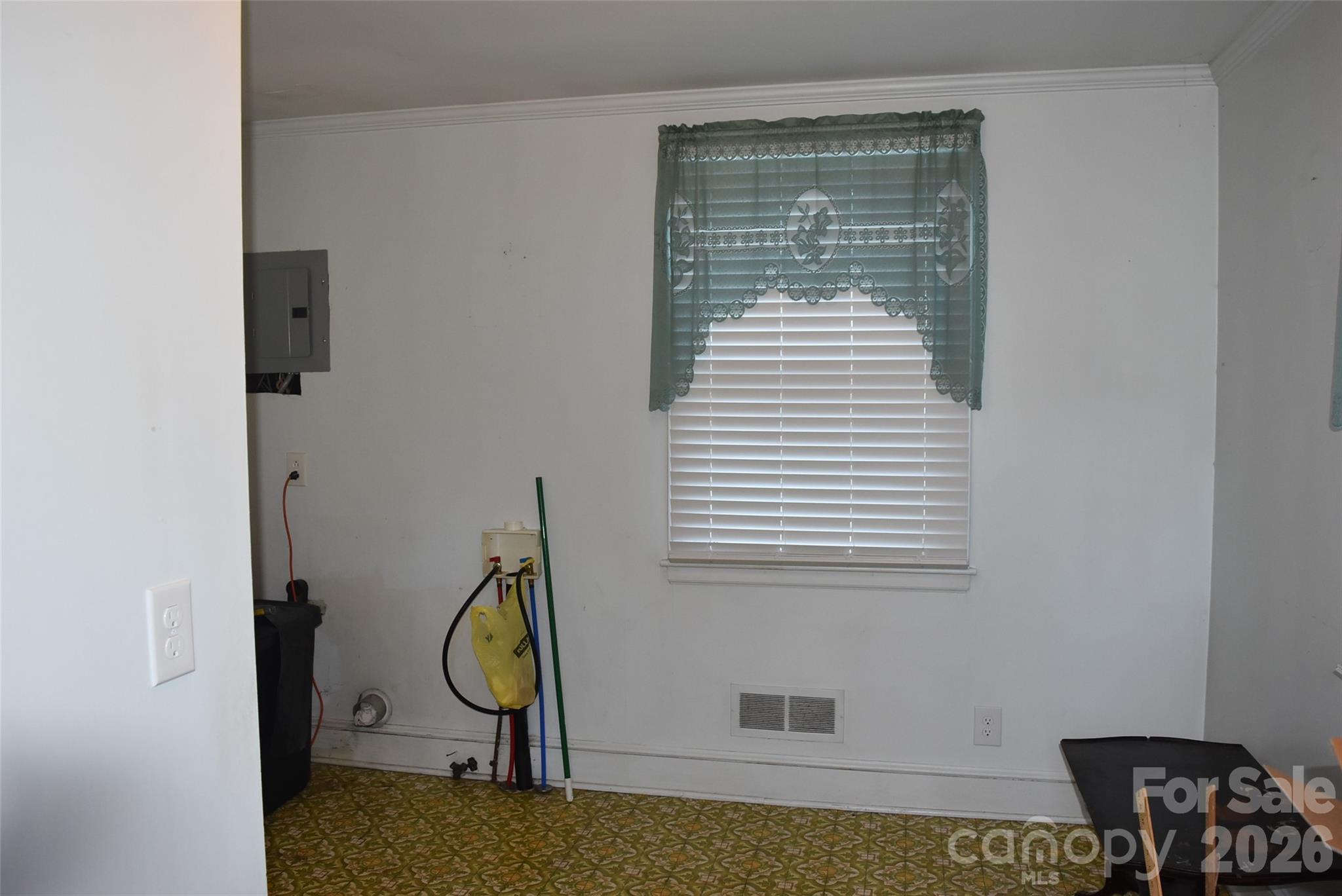 301 Highland Street — Mount Holly