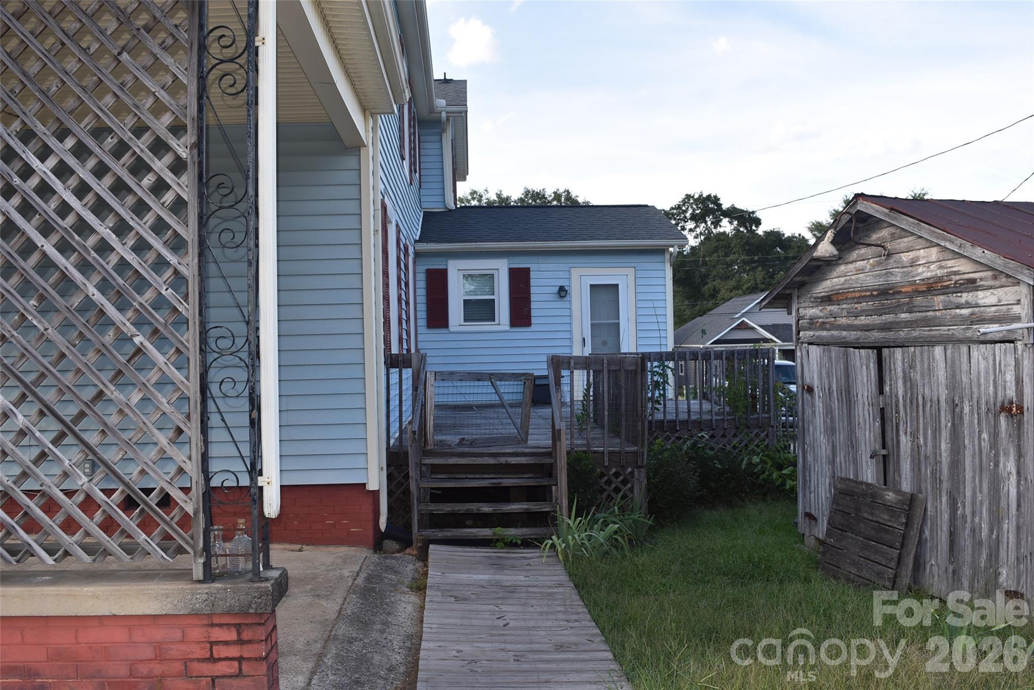 301 Highland Street — Mount Holly