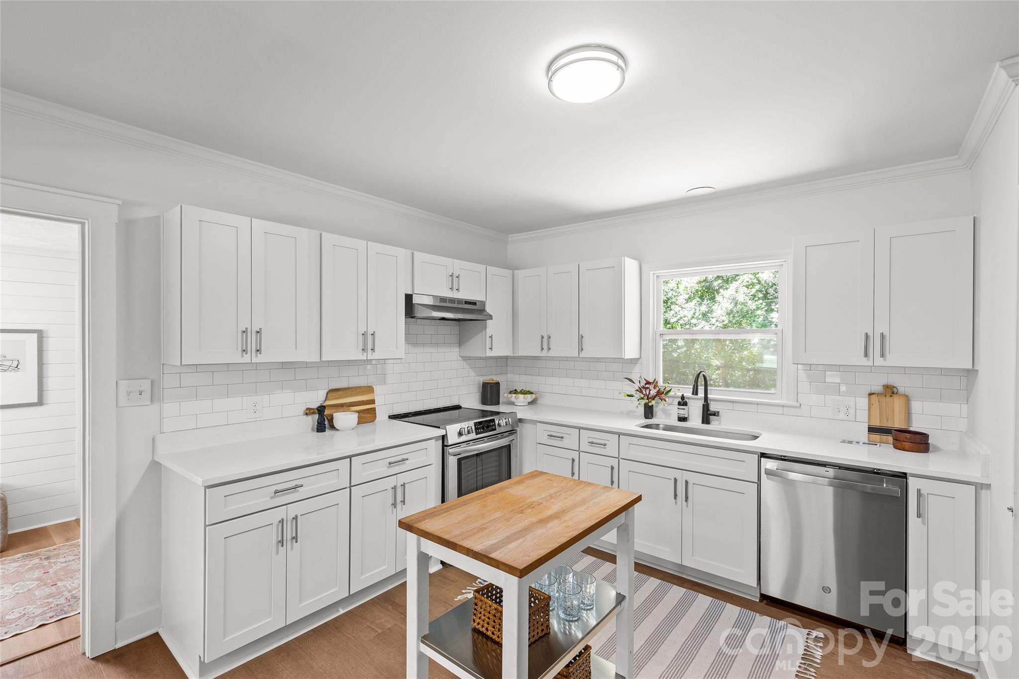 1915 Birchcrest Drive — Charlotte