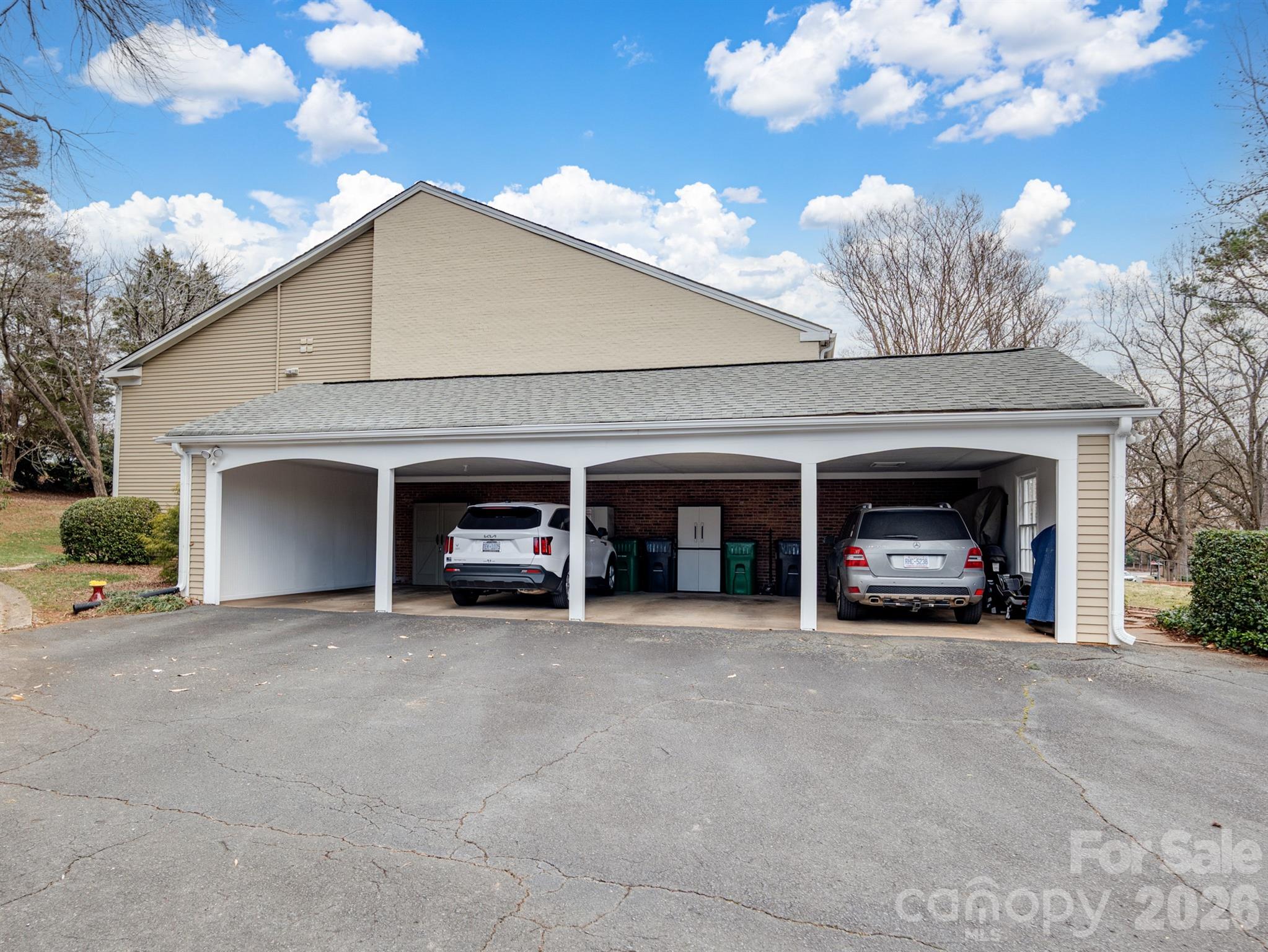 7034 Quail Hill Road — Charlotte