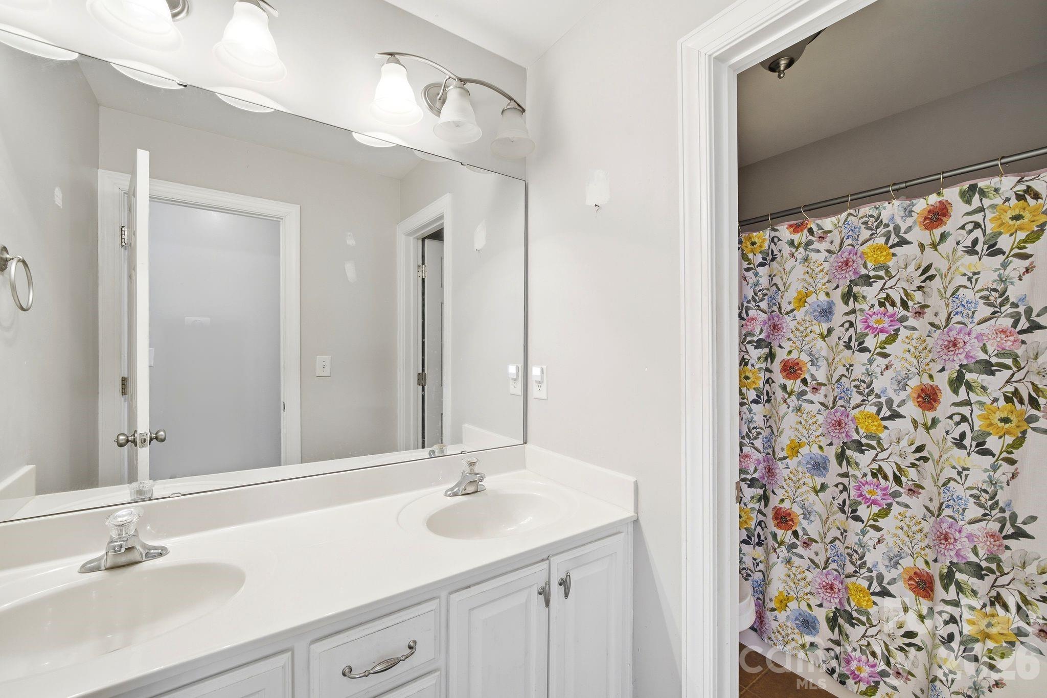 8505 Delamere Lane — Charlotte