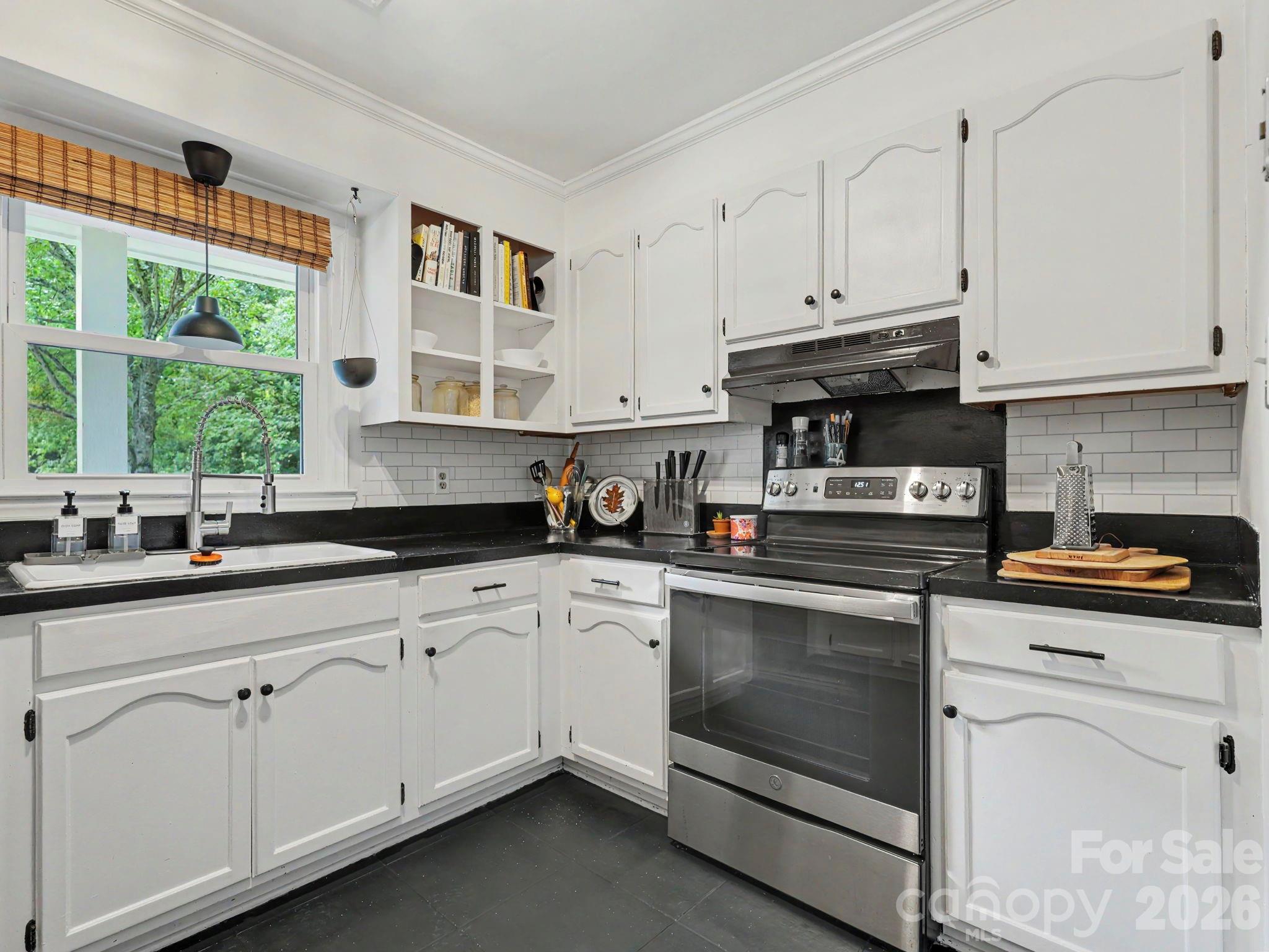 7239 Lockmont Drive — Charlotte