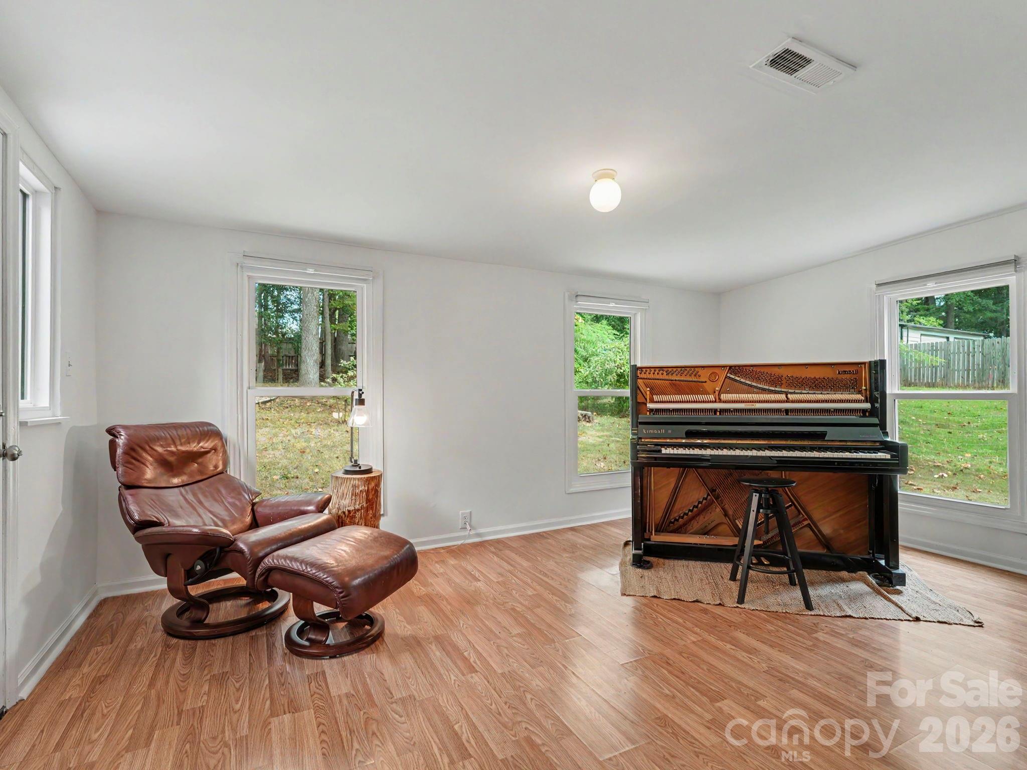 7239 Lockmont Drive — Charlotte