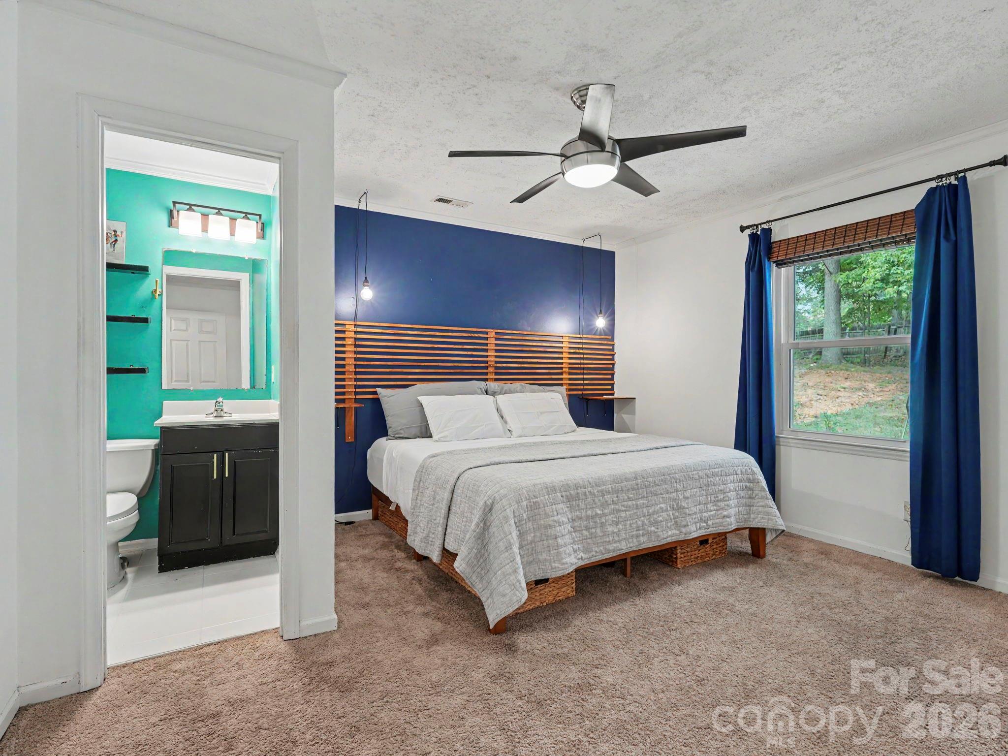 7239 Lockmont Drive — Charlotte