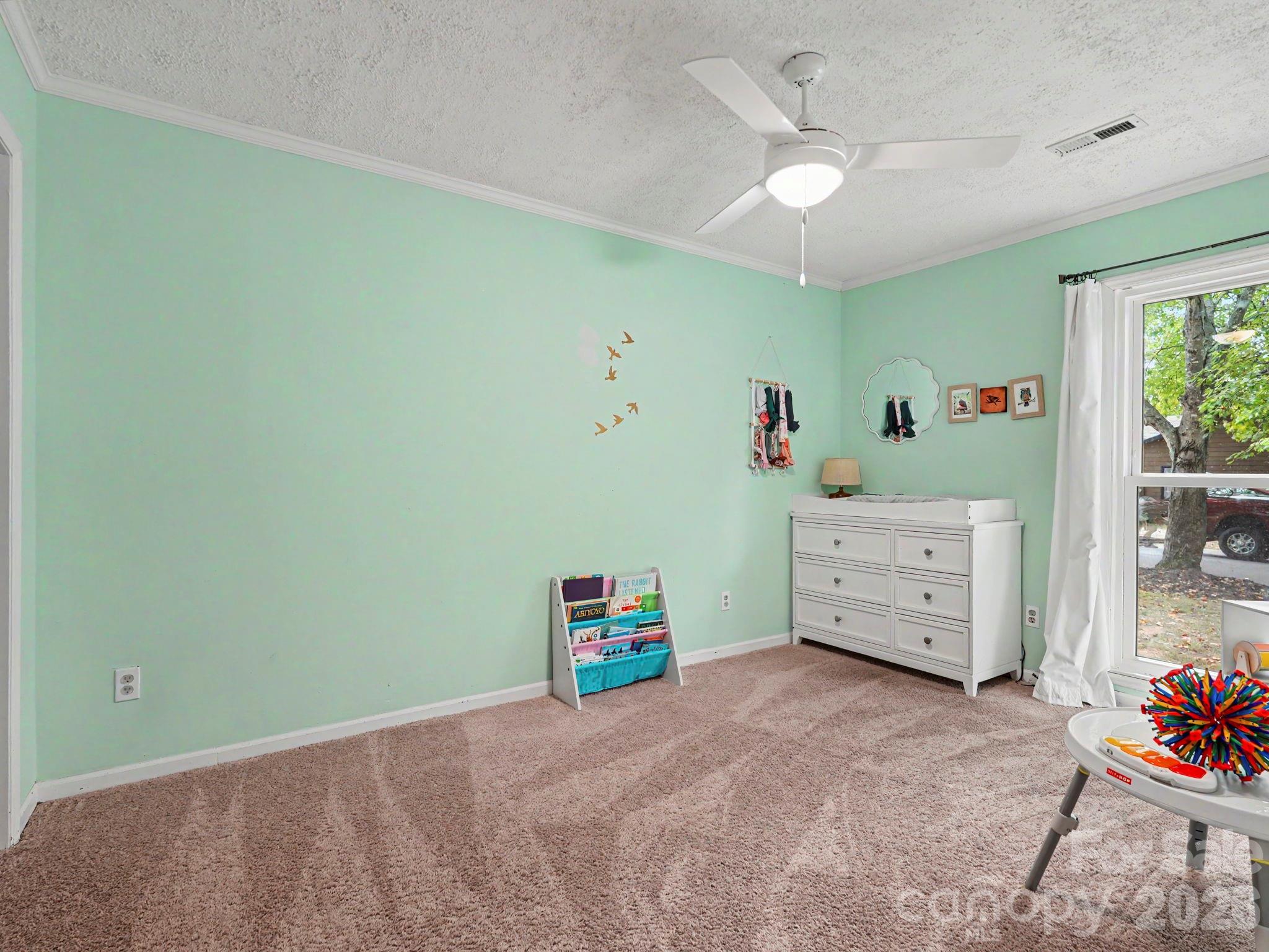 7239 Lockmont Drive — Charlotte
