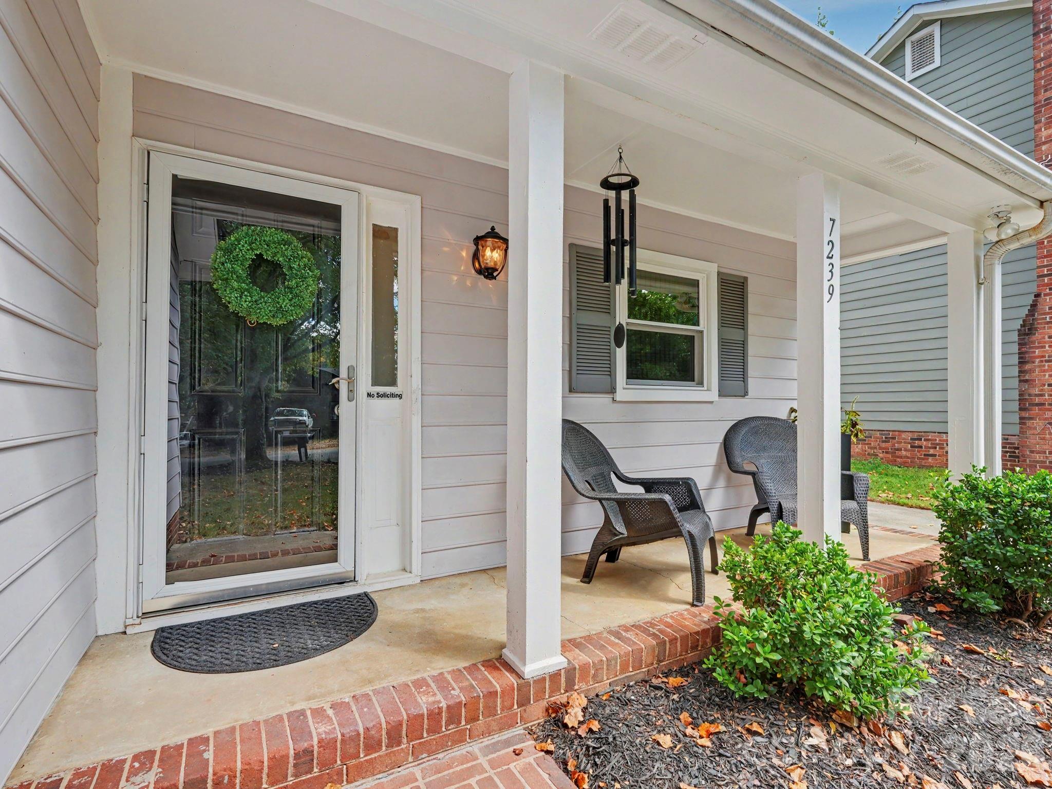 7239 Lockmont Drive — Charlotte