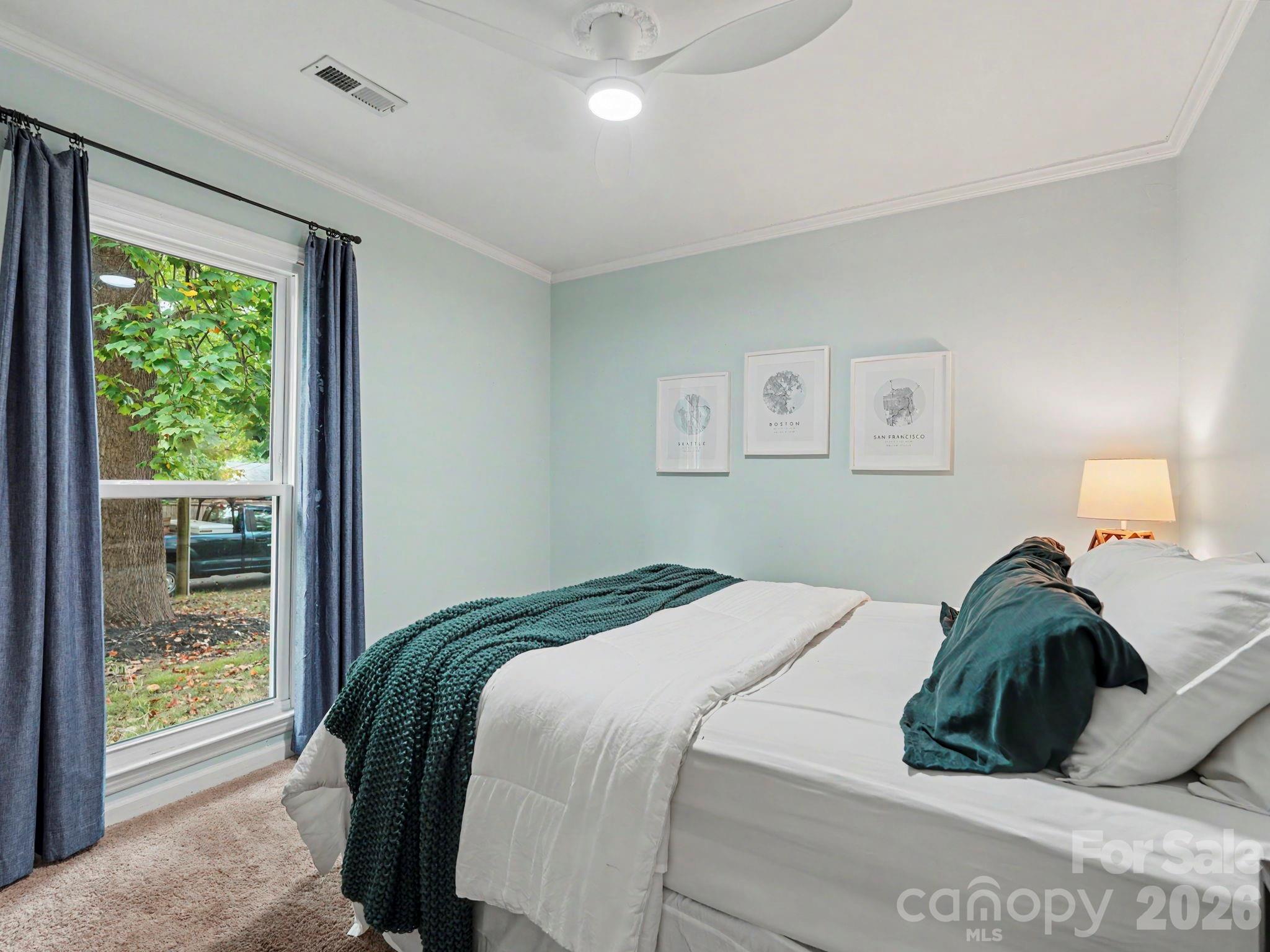 7239 Lockmont Drive — Charlotte