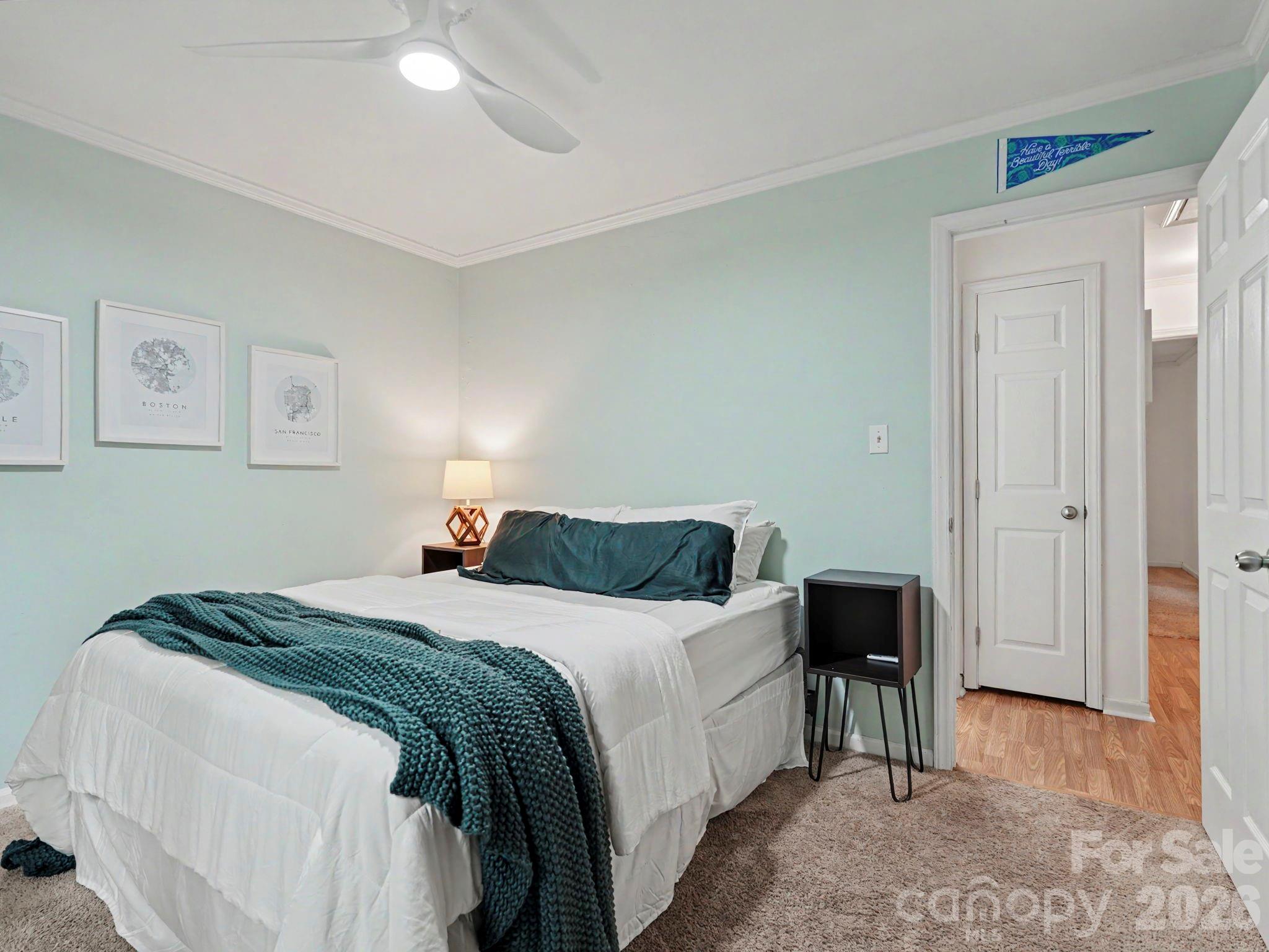 7239 Lockmont Drive — Charlotte