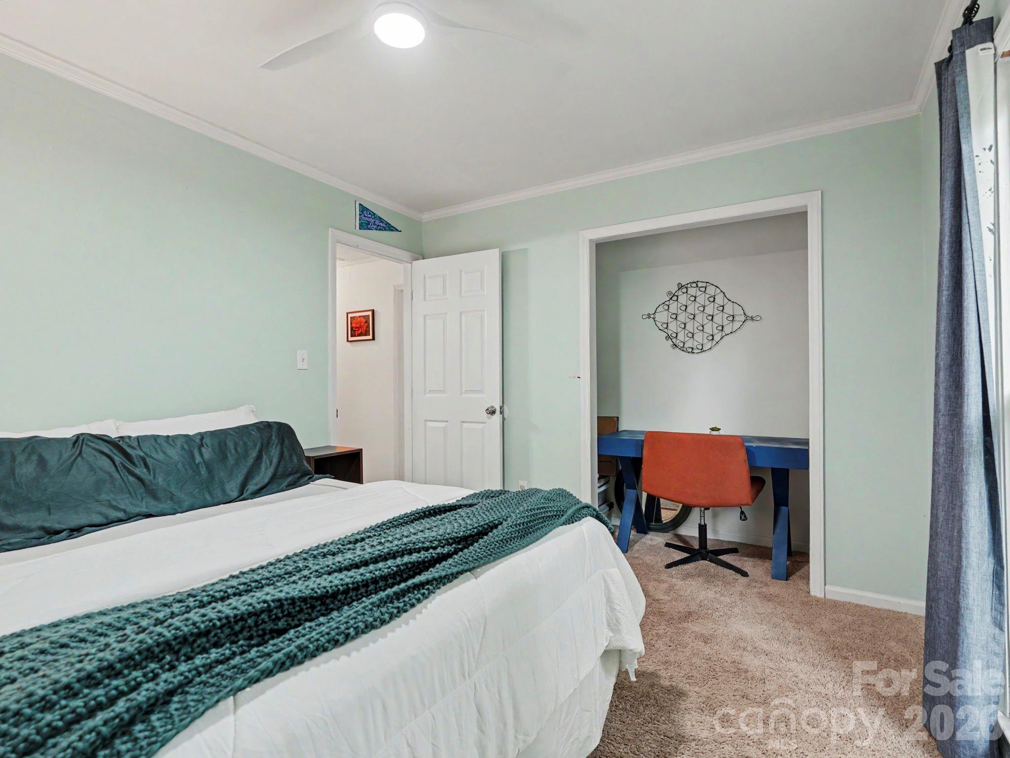 7239 Lockmont Drive — Charlotte