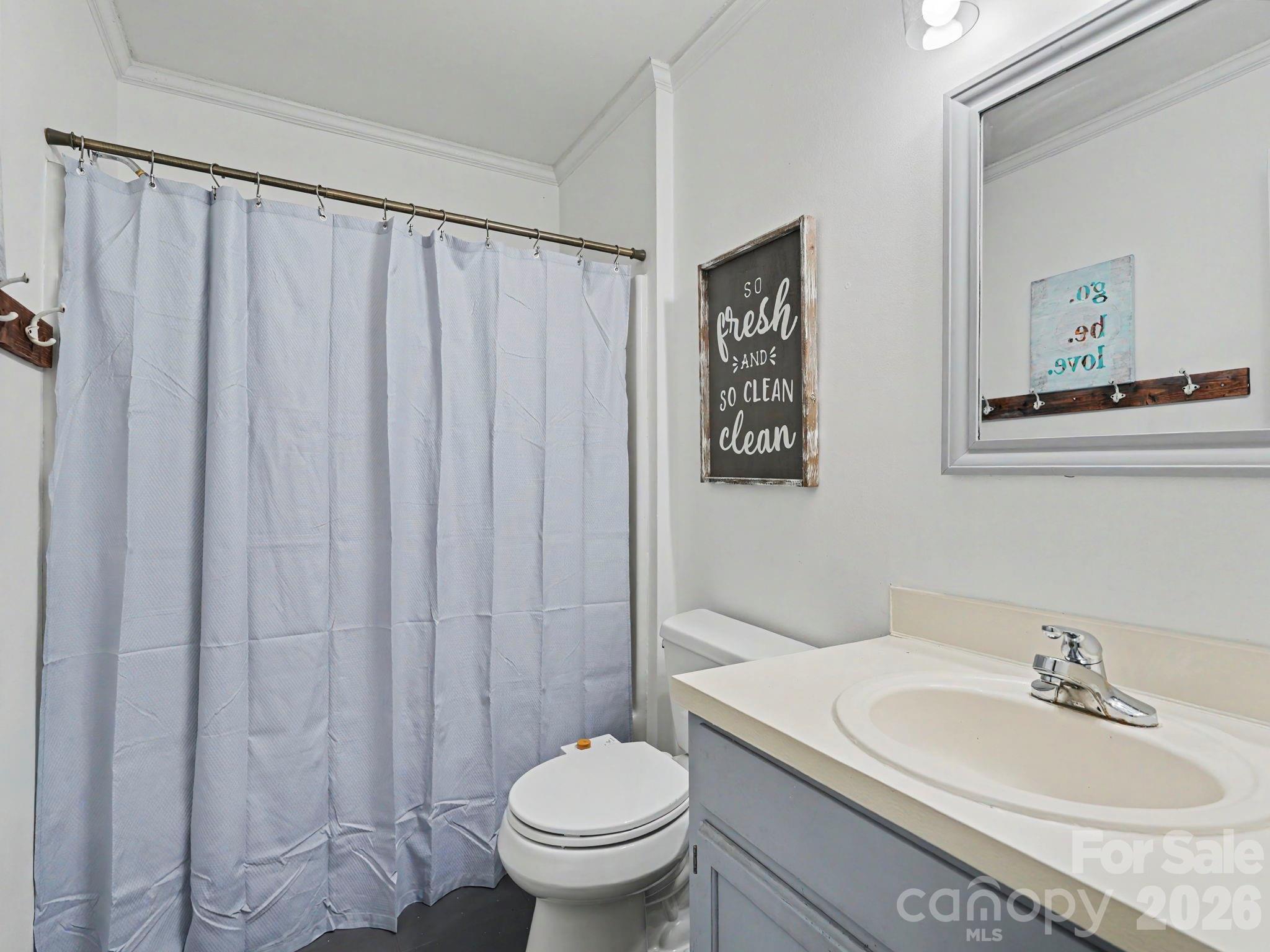 7239 Lockmont Drive — Charlotte