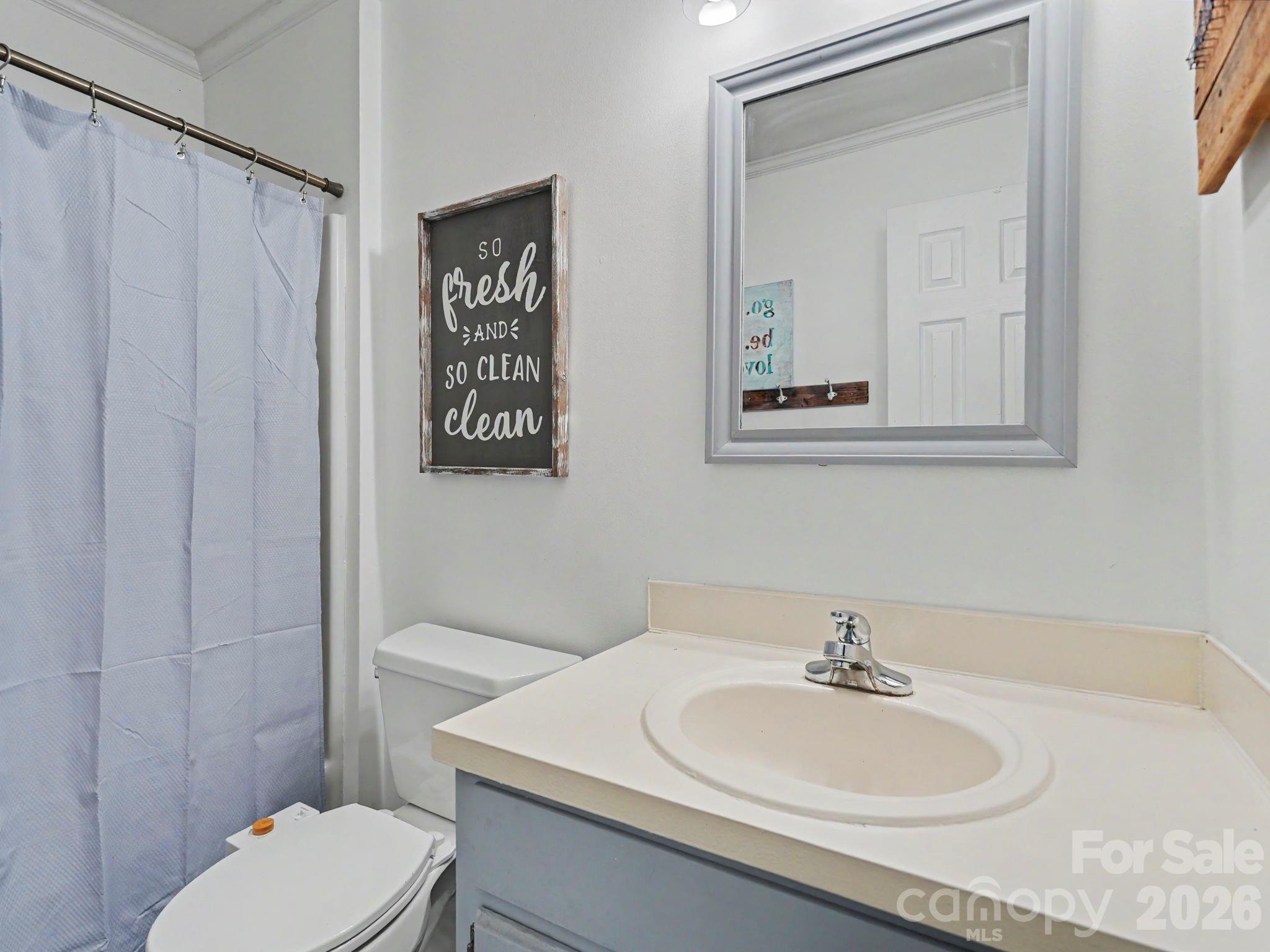 7239 Lockmont Drive — Charlotte