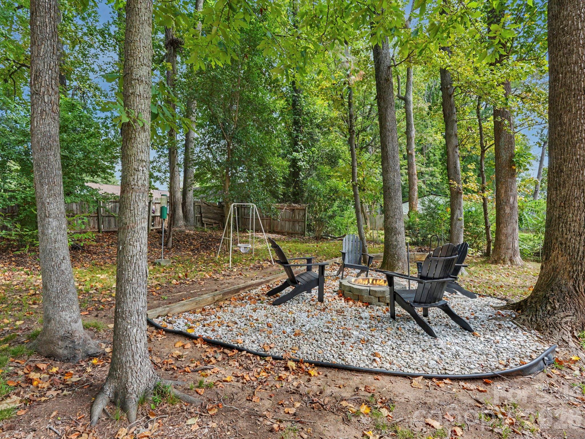 7239 Lockmont Drive — Charlotte
