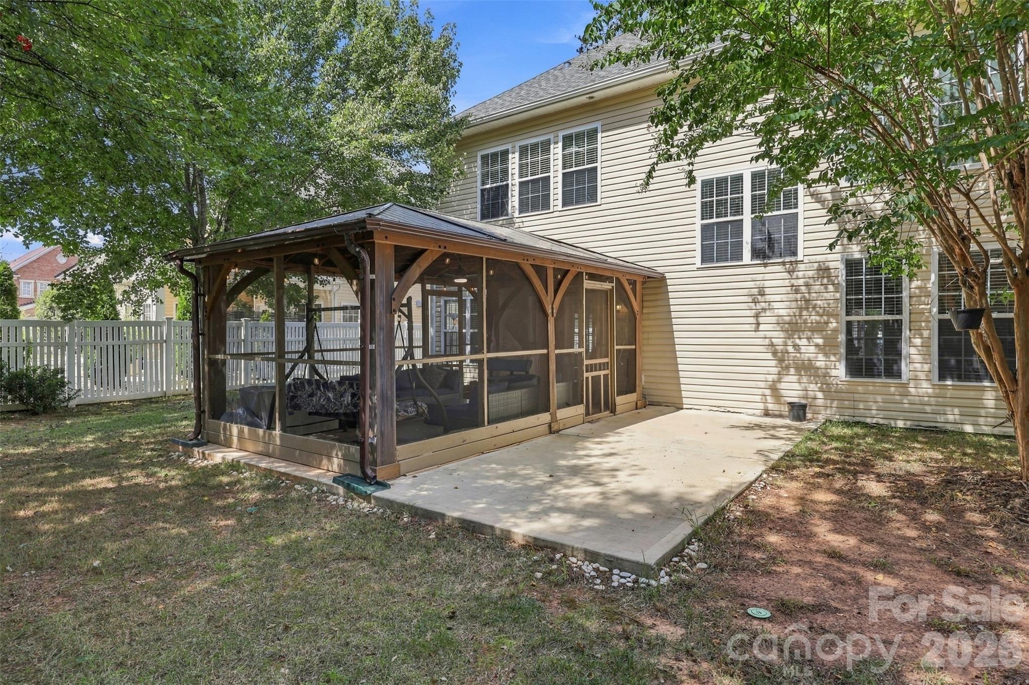 15110 Redwood Valley Lane — Charlotte